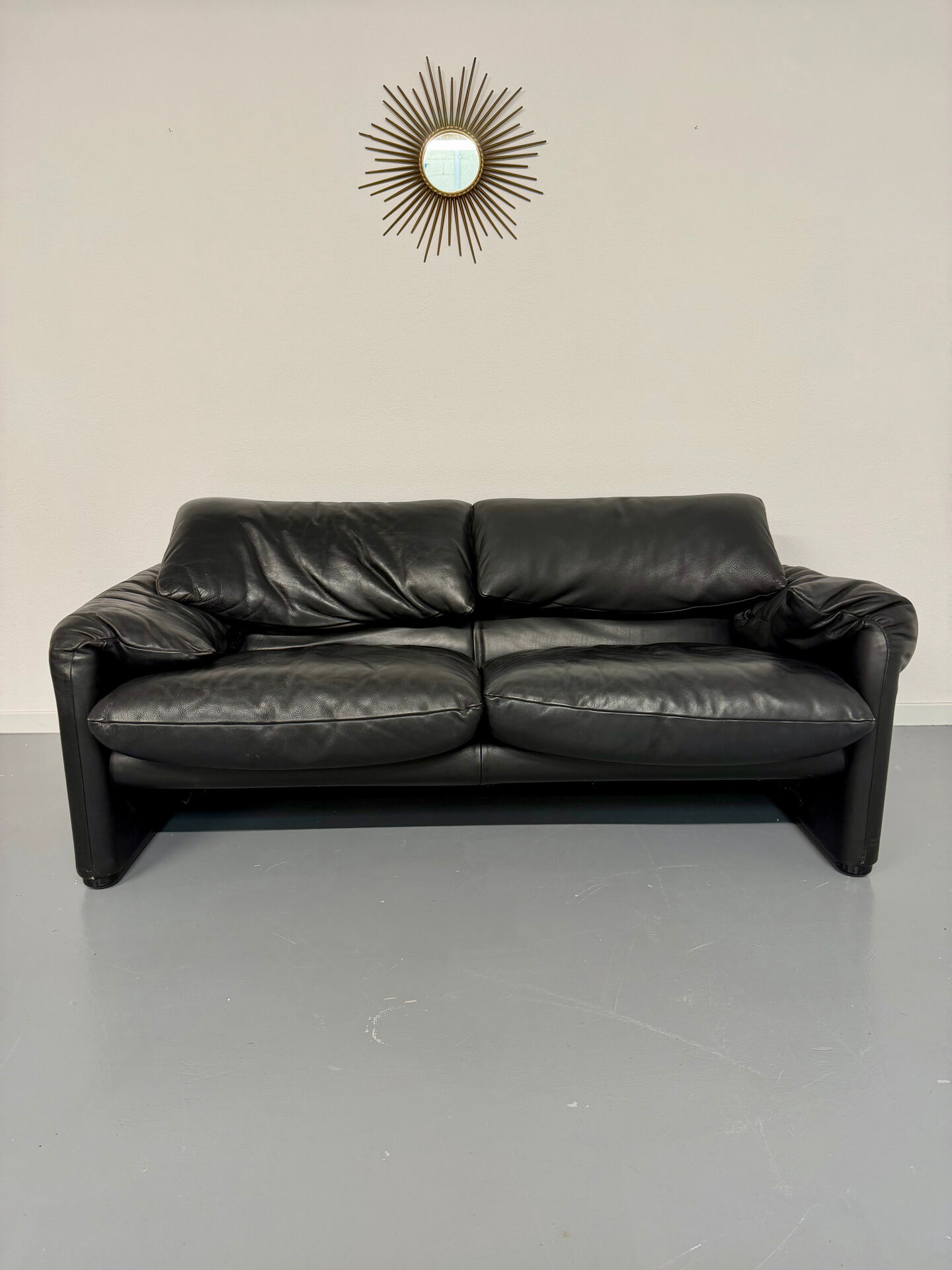 Canapé maralunga design design Vico MAGISTRETTI Cassina en cuir noir