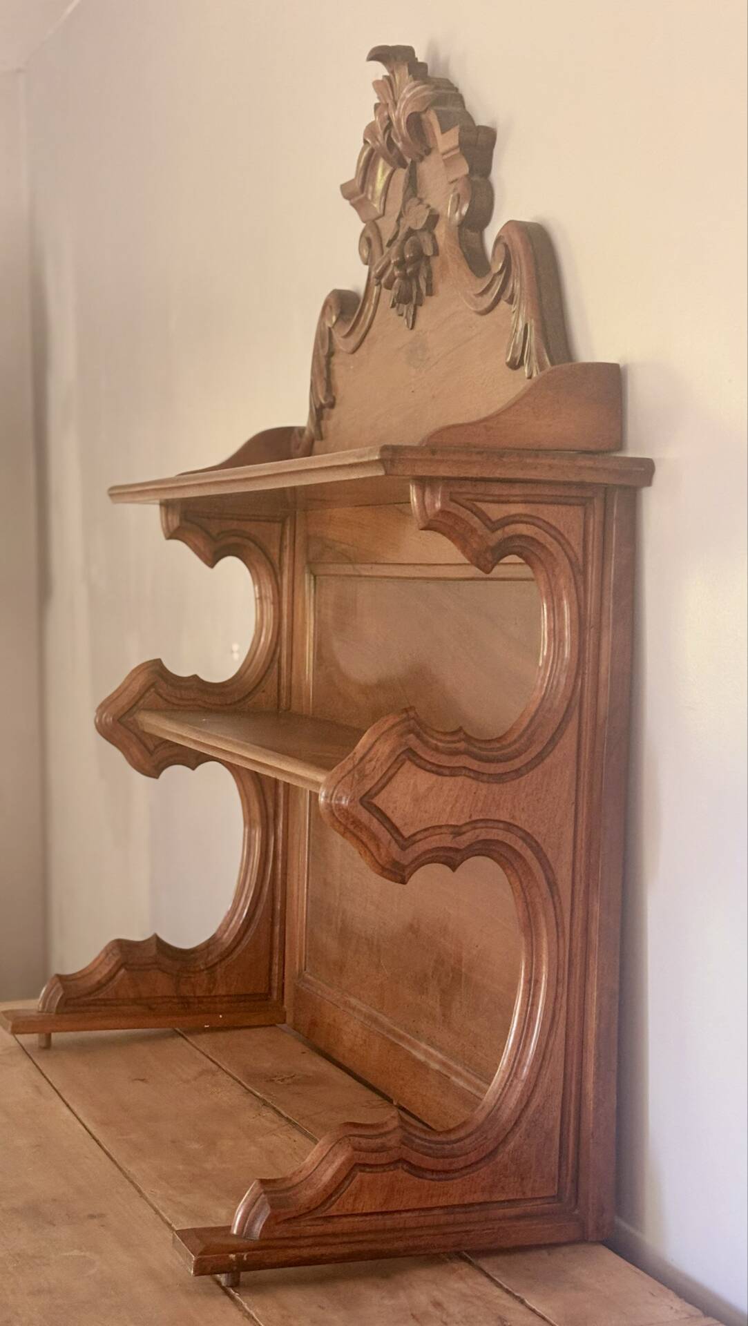 Elegant French Wall Shelf Saint-Hubert – Carved Walnut, Late 11th Century
