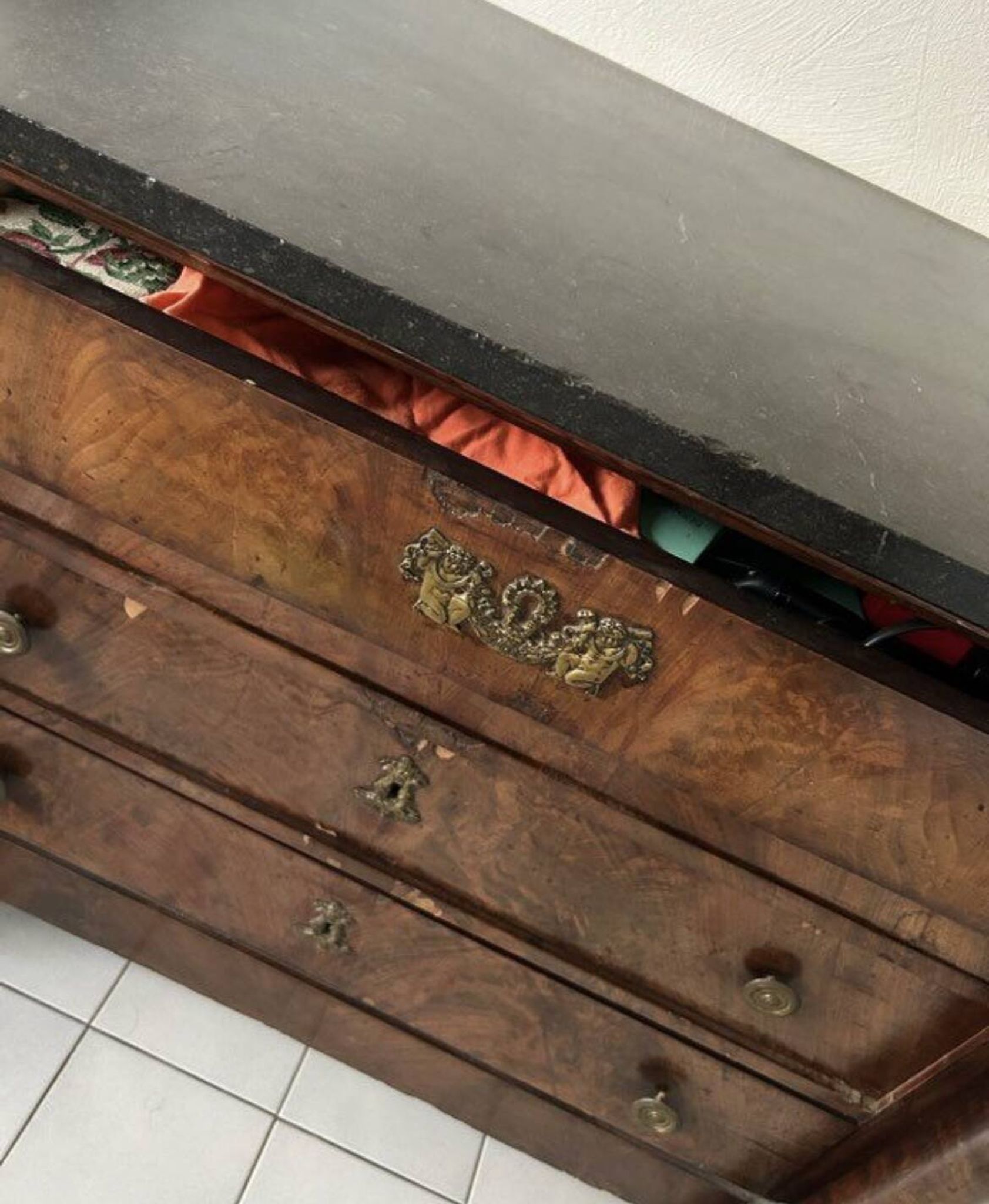 Commode Empire plateau en acajou et marbre