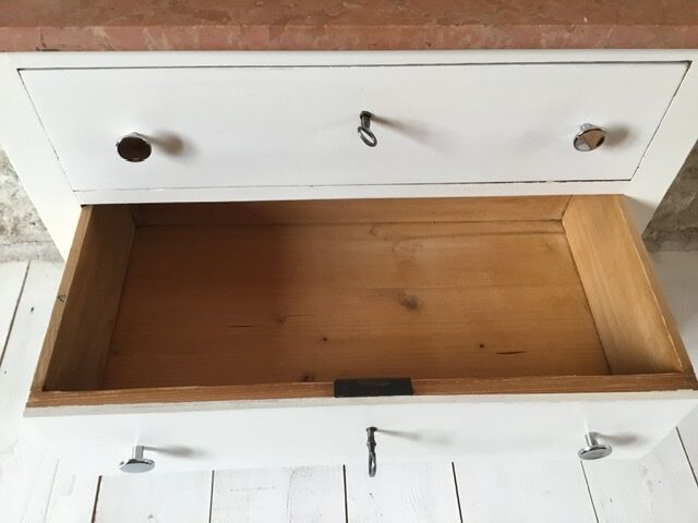 Parisian chest of drawers