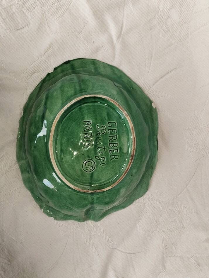 Large cabbage leaf plate Gerber – French barbotine – decorative piece