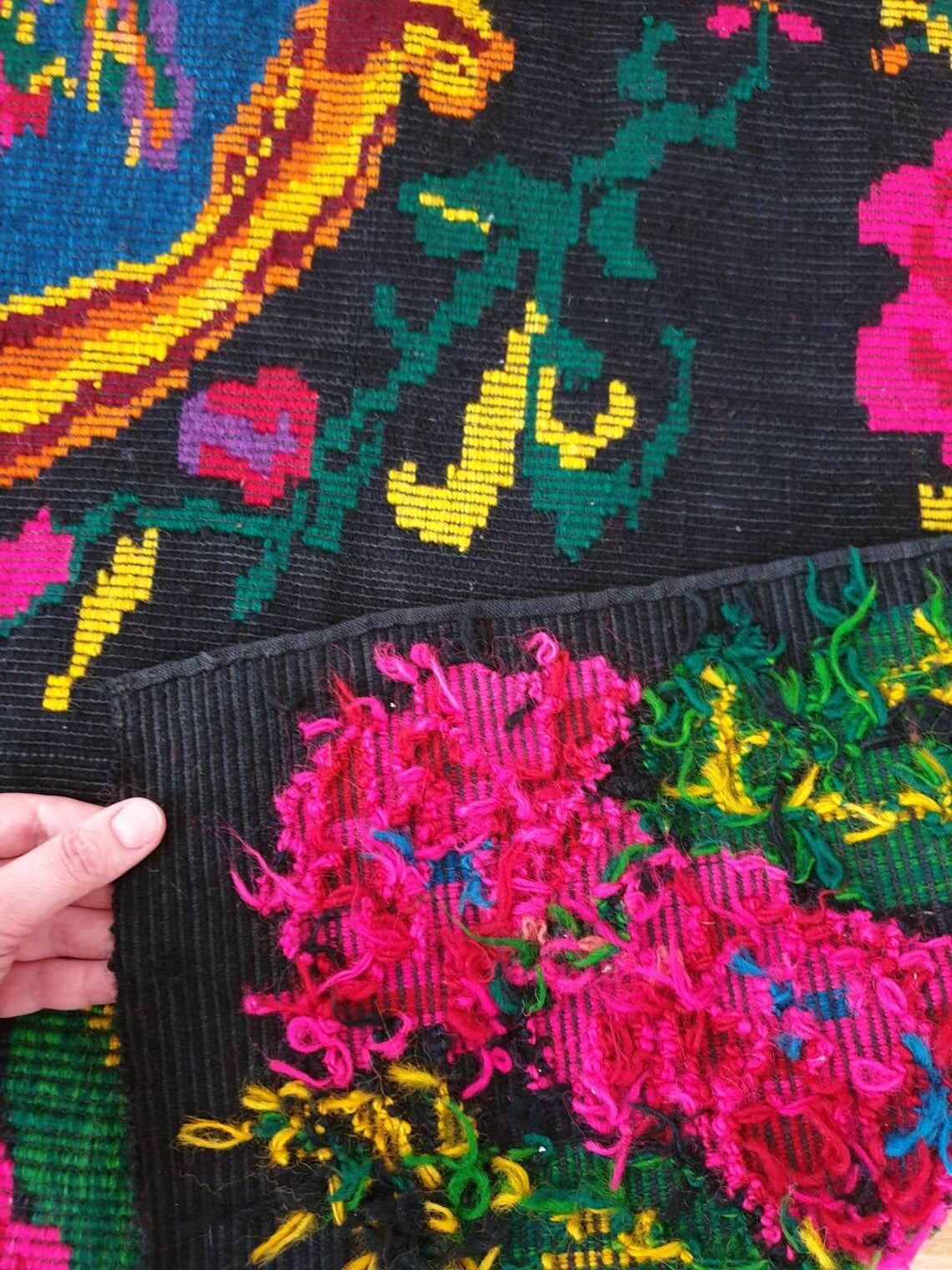 Charming Romanian rug with deers, lovely nature scenery on a floral background 155x205cm