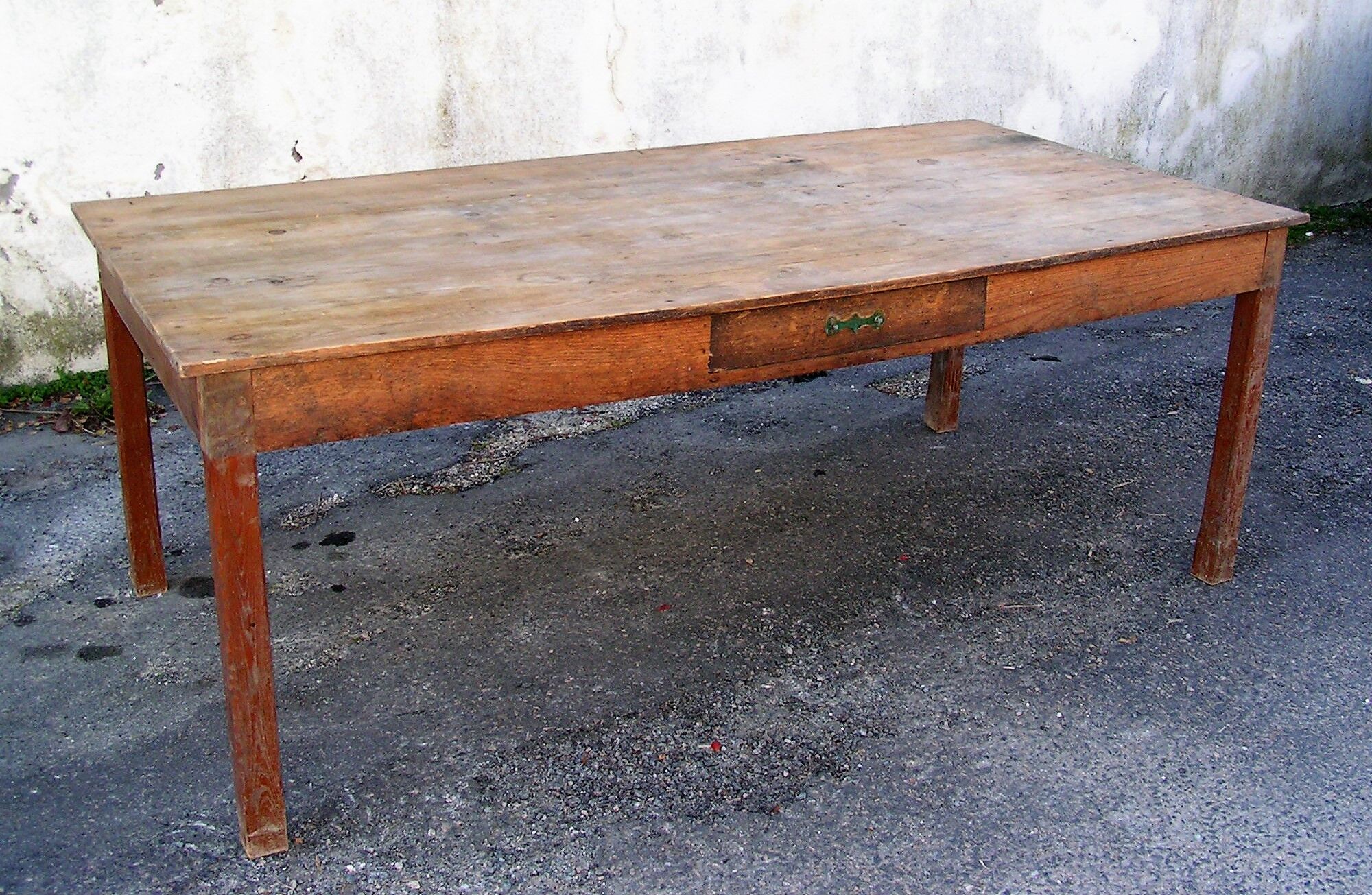 Farm table