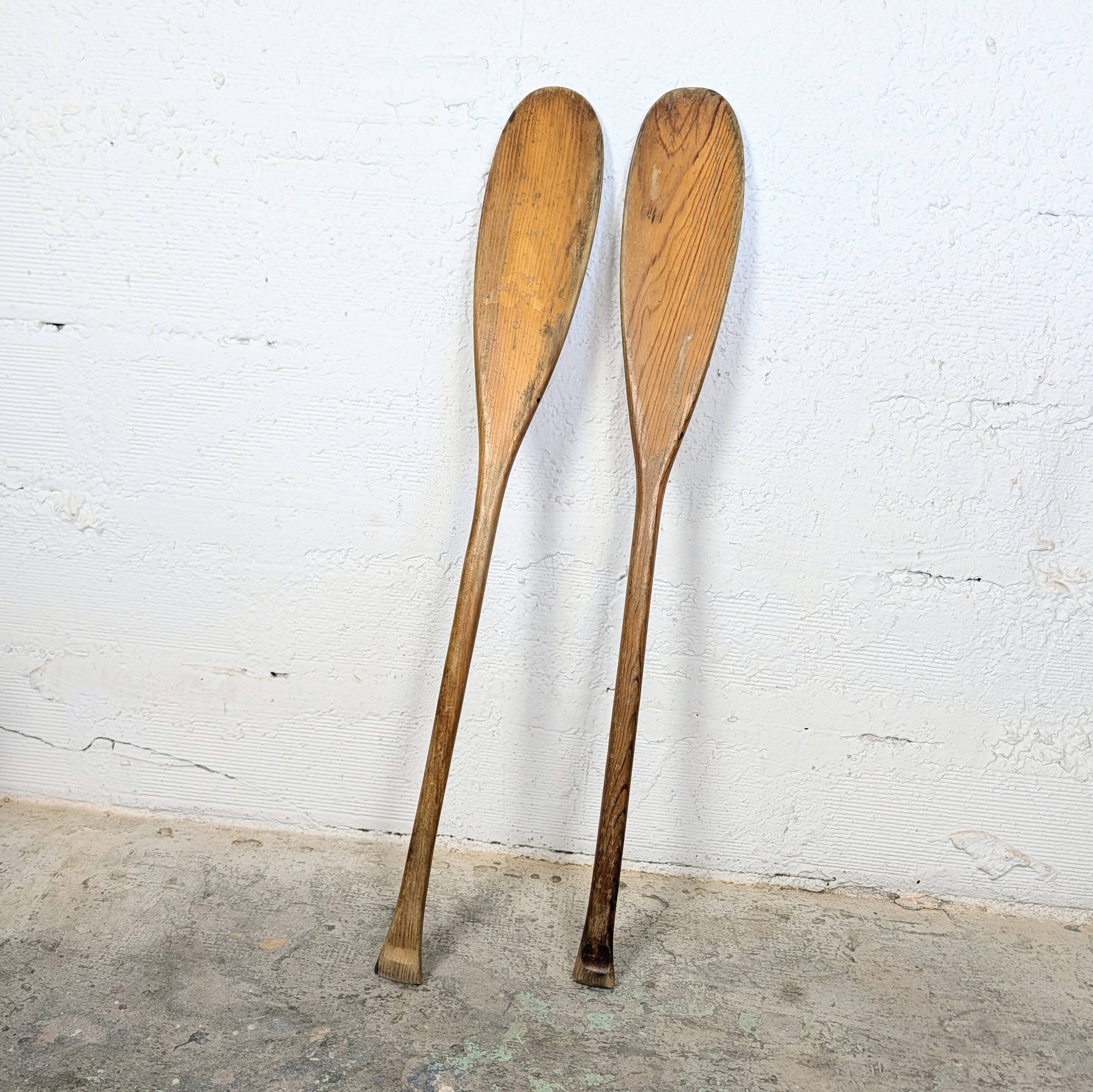 Paire de rames anciennes en bois