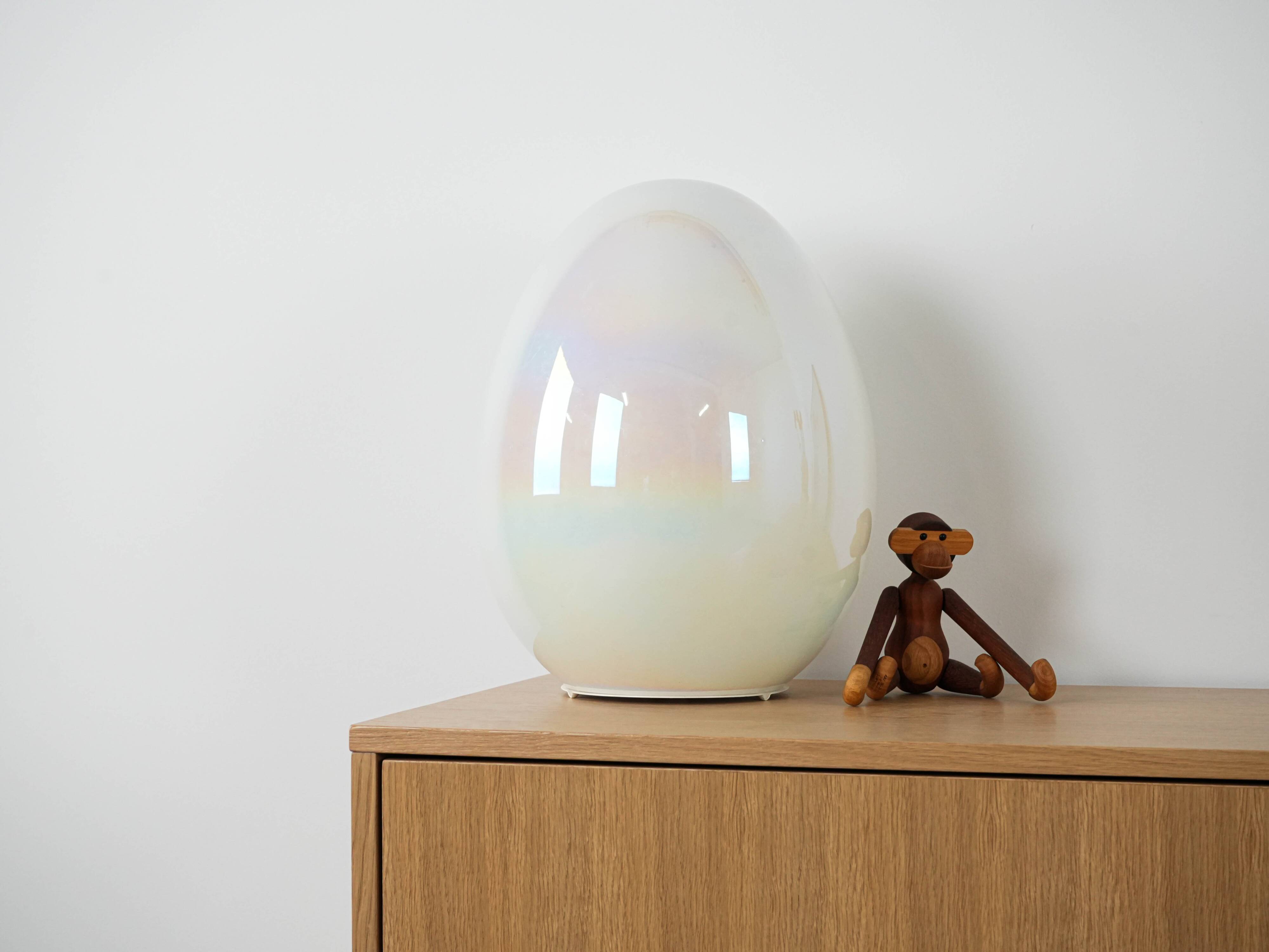 Egg table lamp, Italian design, 1970s, manufactured in Italy