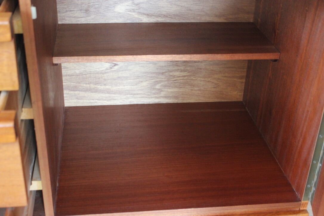 Vintage Scandinavian style teak line by Austinsuite 60s