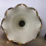 Vase Vallauris avec décor fleurs, dorure et anses torsadées