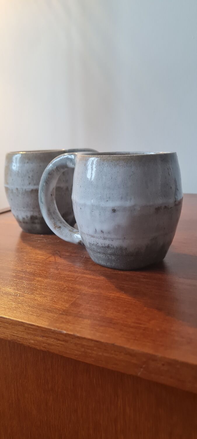 Glazed stoneware mugs