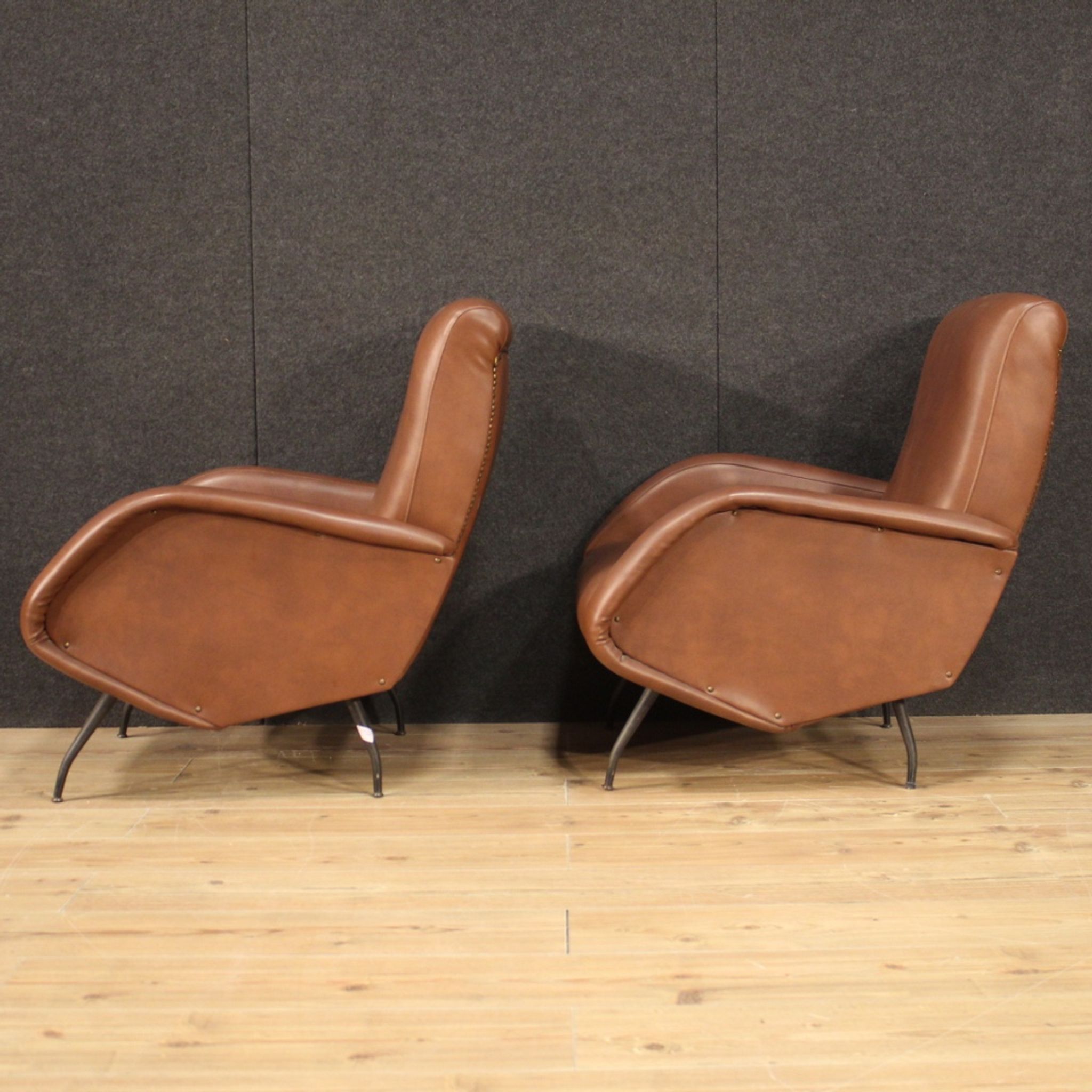 Belle paire de fauteuils des années 70