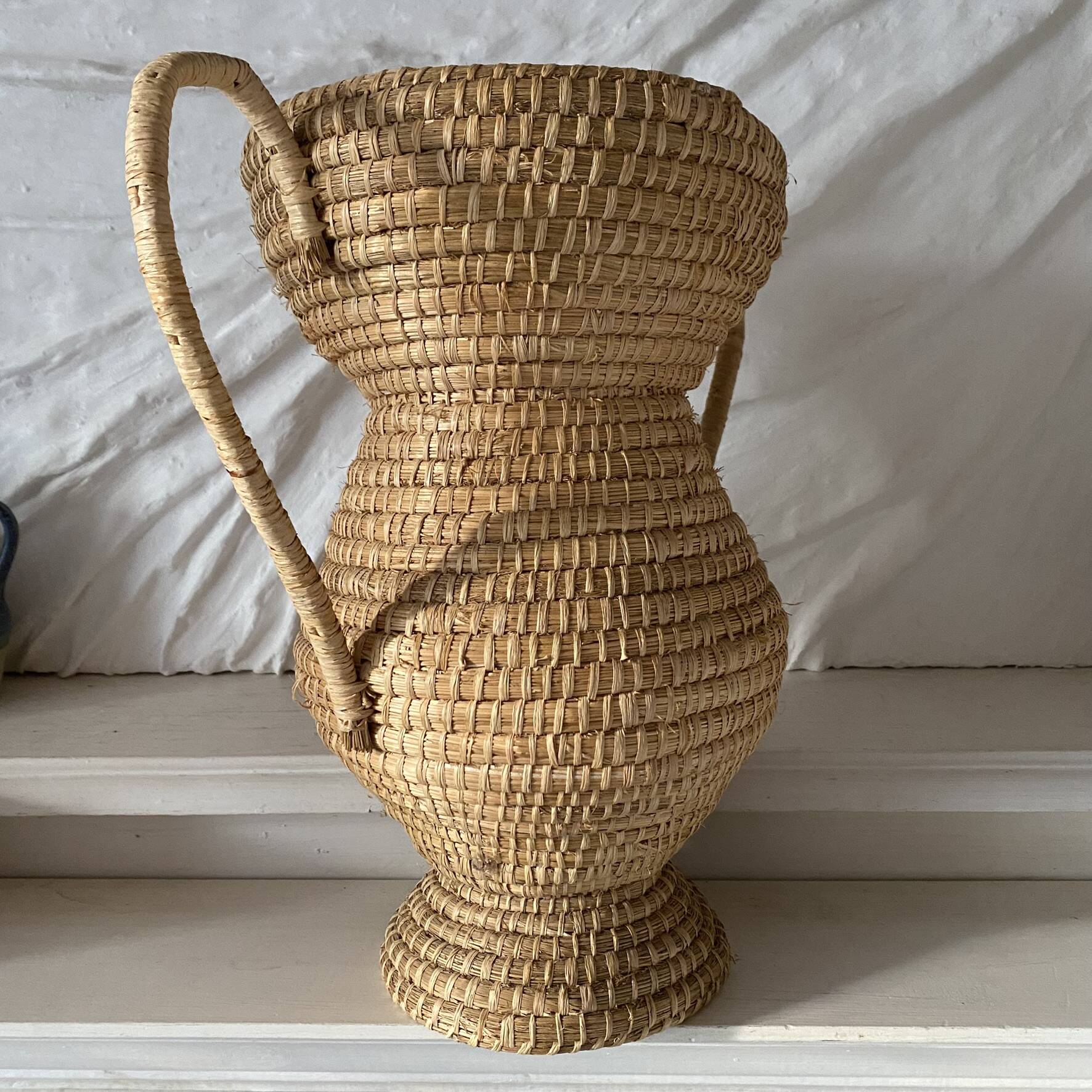 Straw amphora in Burgundy style 35 cm, French wickerwork.