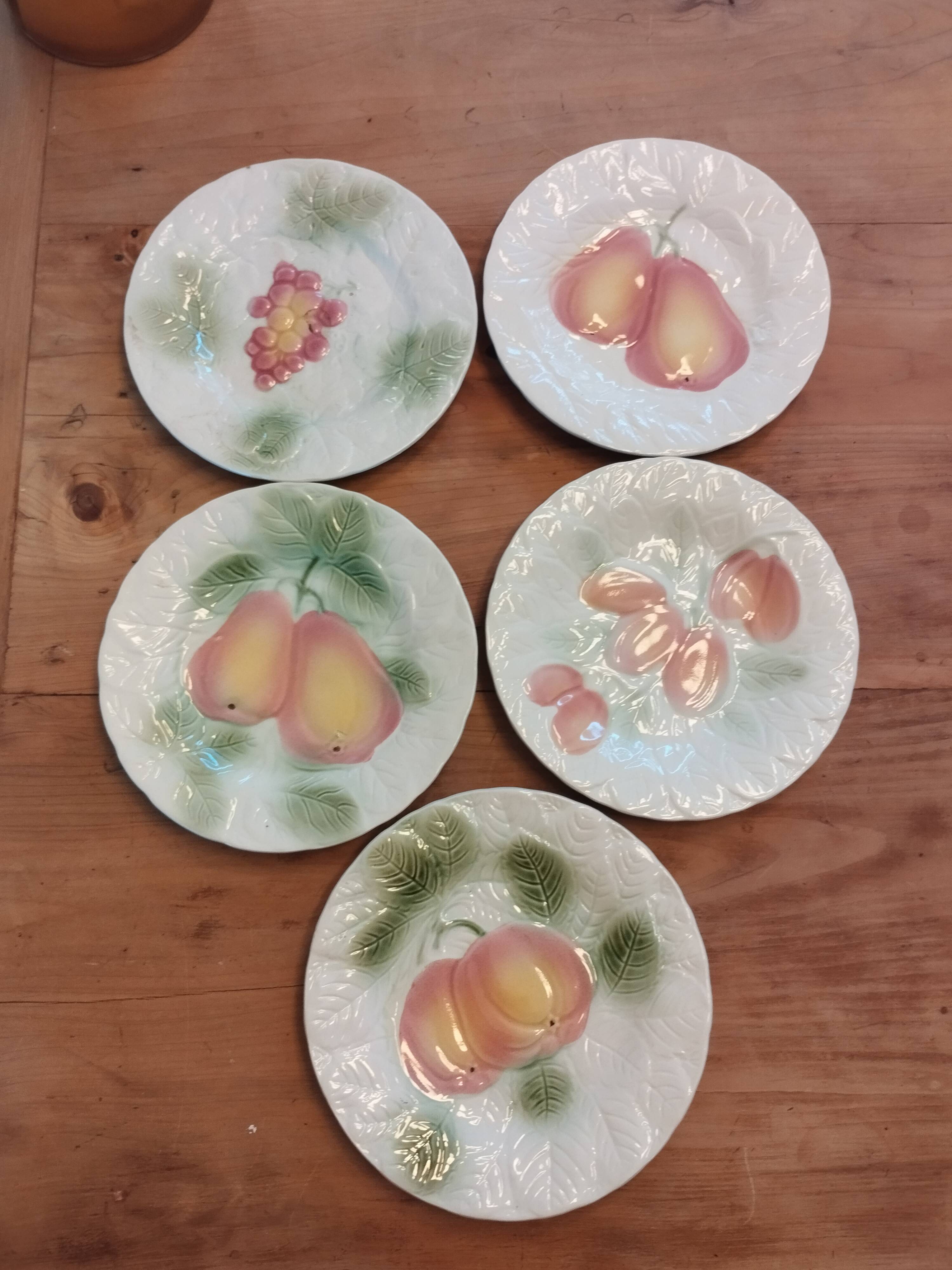 5 assiettes à dessert en barbotine Salins les Bains