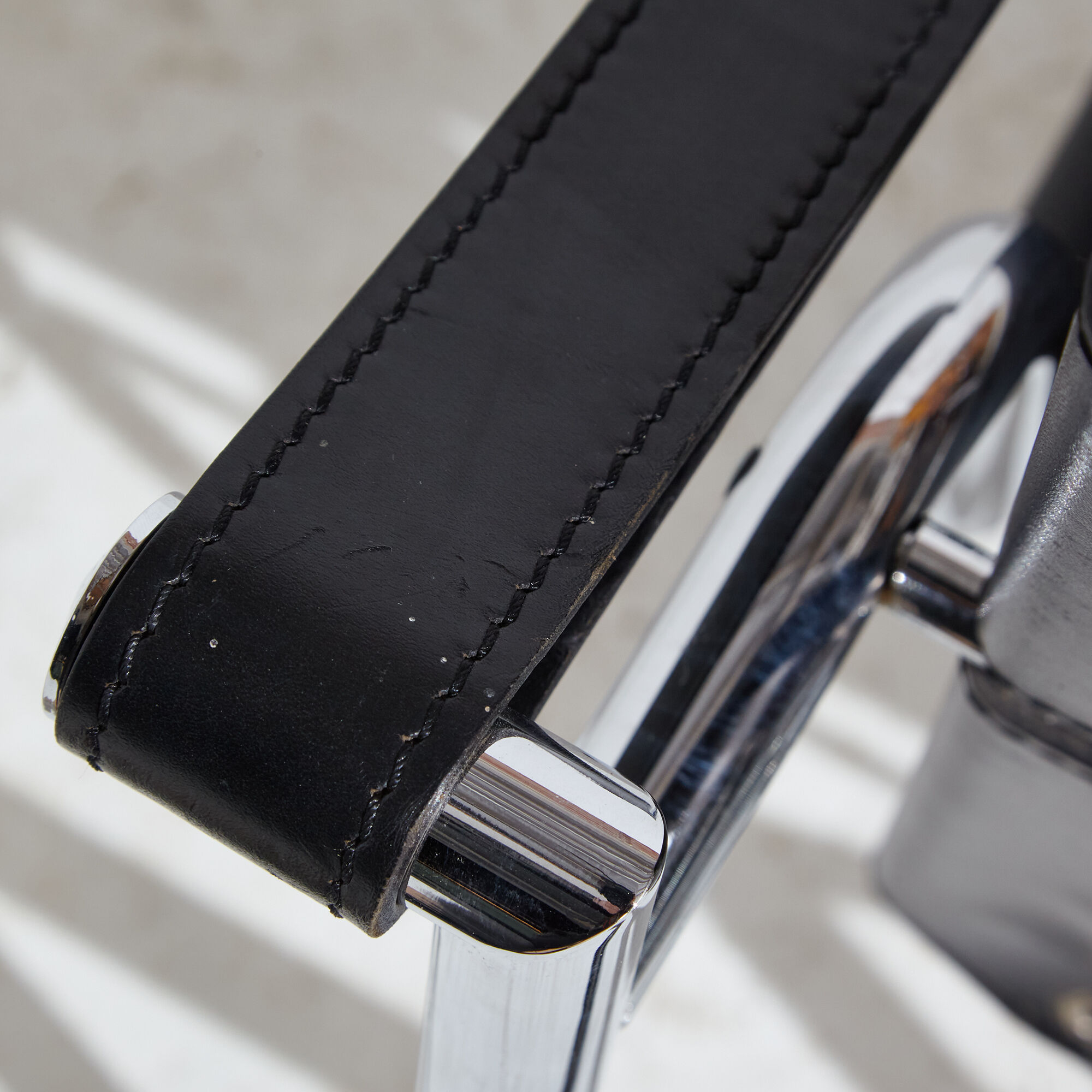 Lc1 leather armchair by le corbusier for cassina