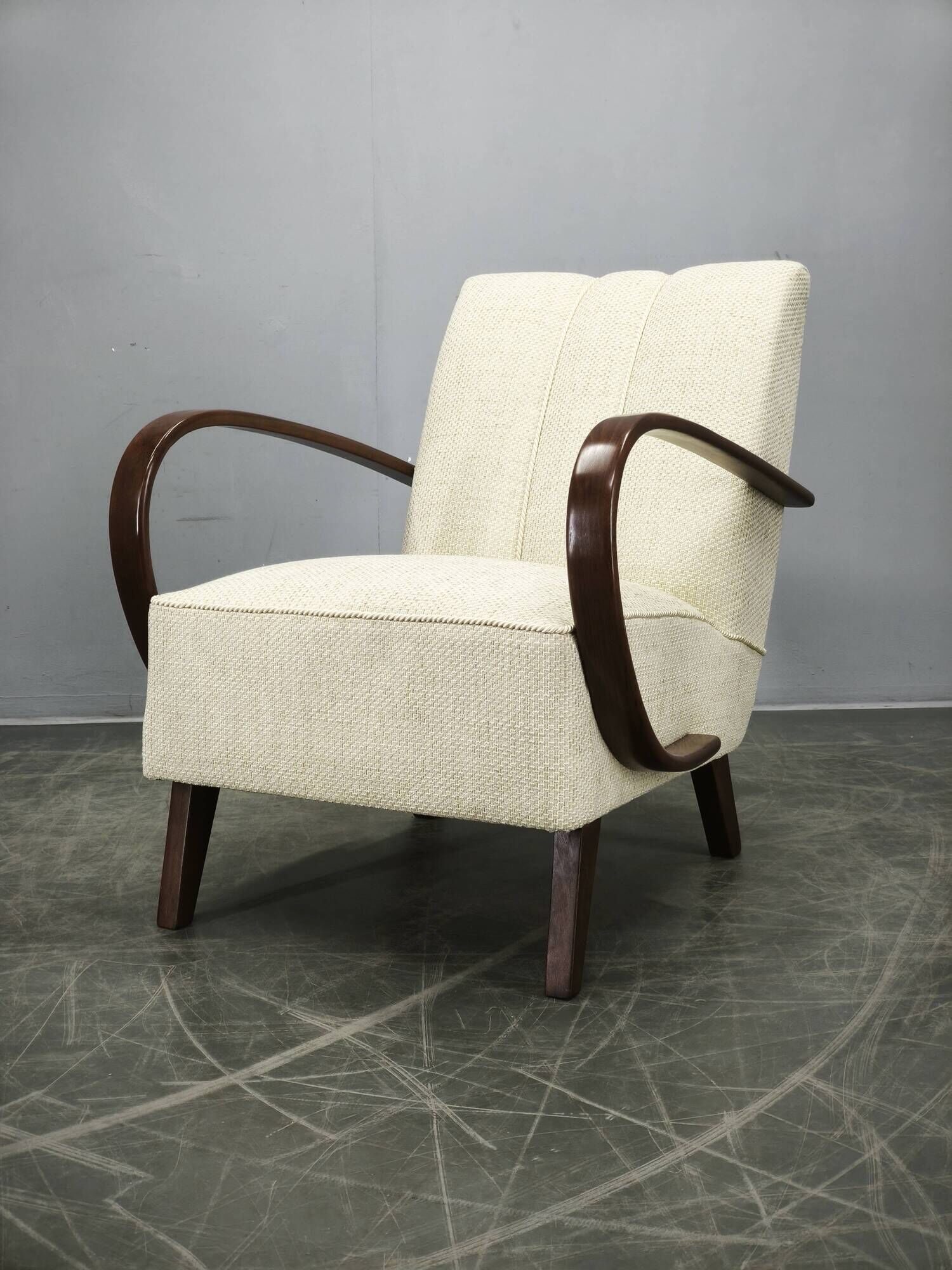 Jindřich Halabala Art Deco Bentwood Armchair, Czechoslovakia 1940s