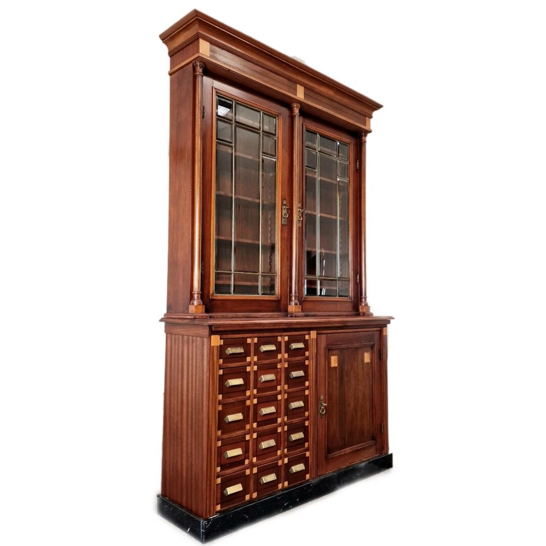 Armoire d’apothicaire Art Déco en acajou et marbre, 1909