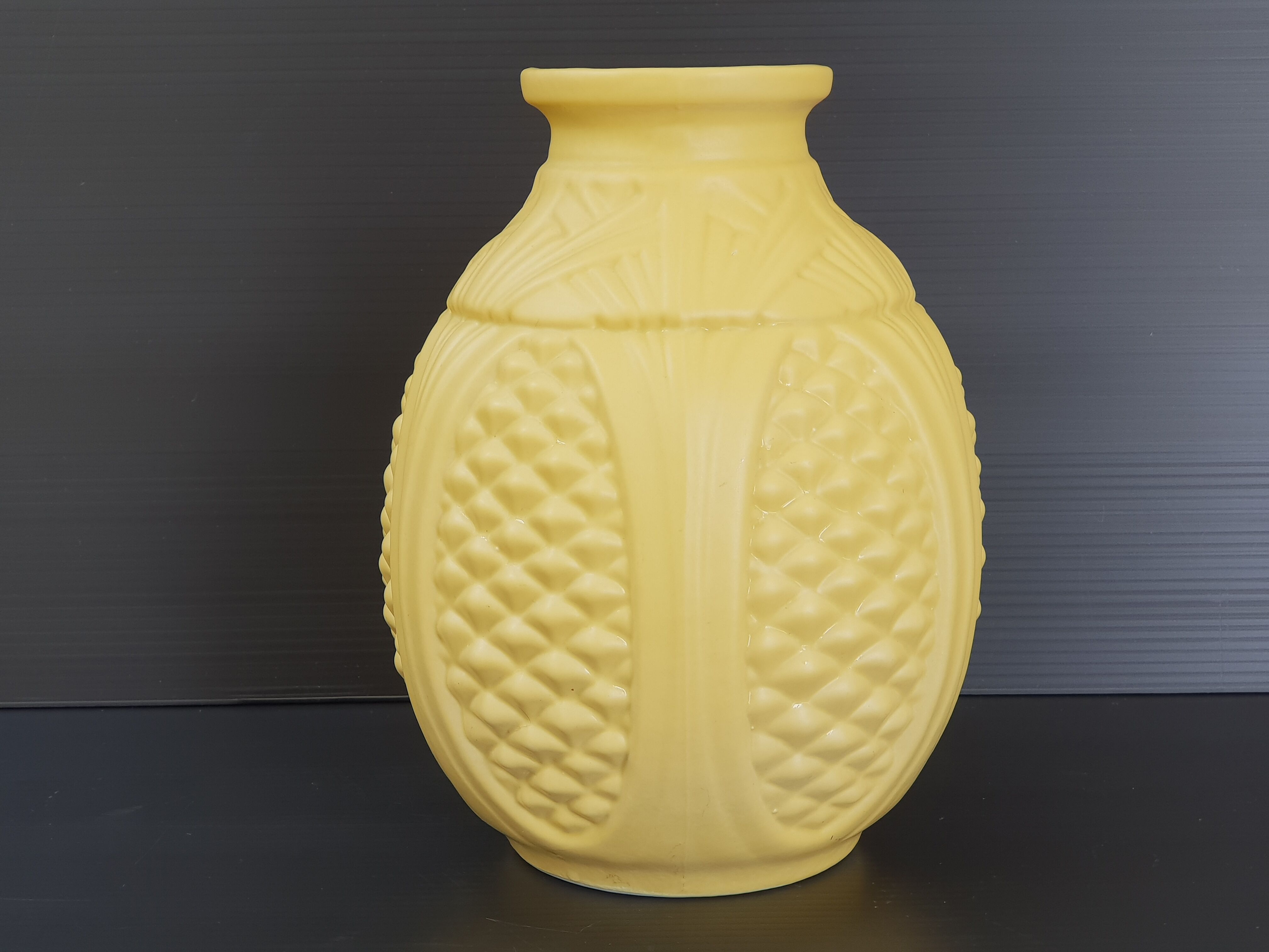 Vase Virebent 1970 vintage