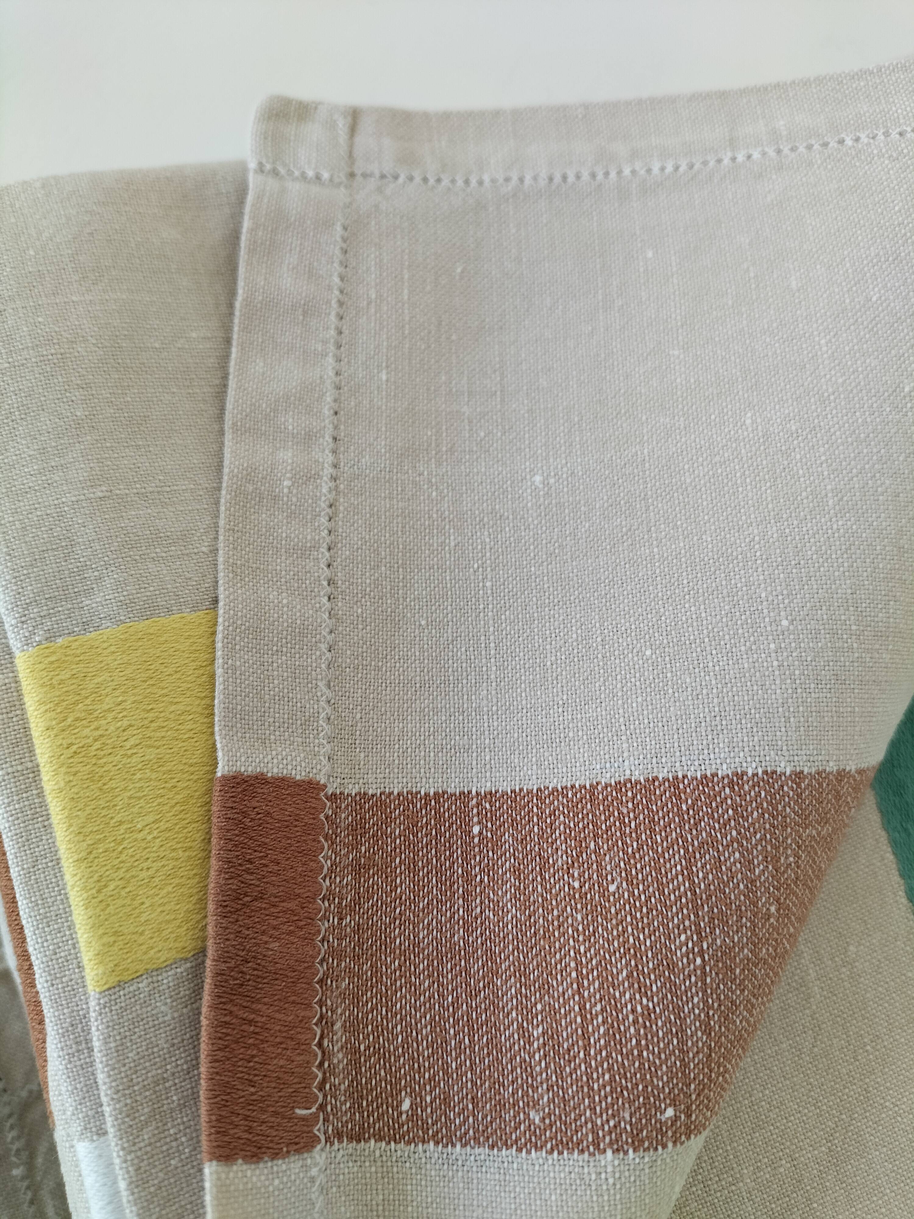 Tablecloth and 8 napkin set – graphic cotton