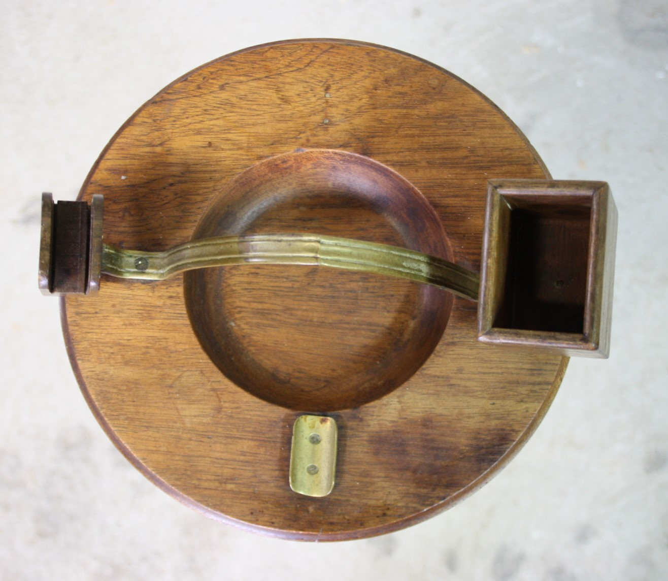 Art deco smoker's foot