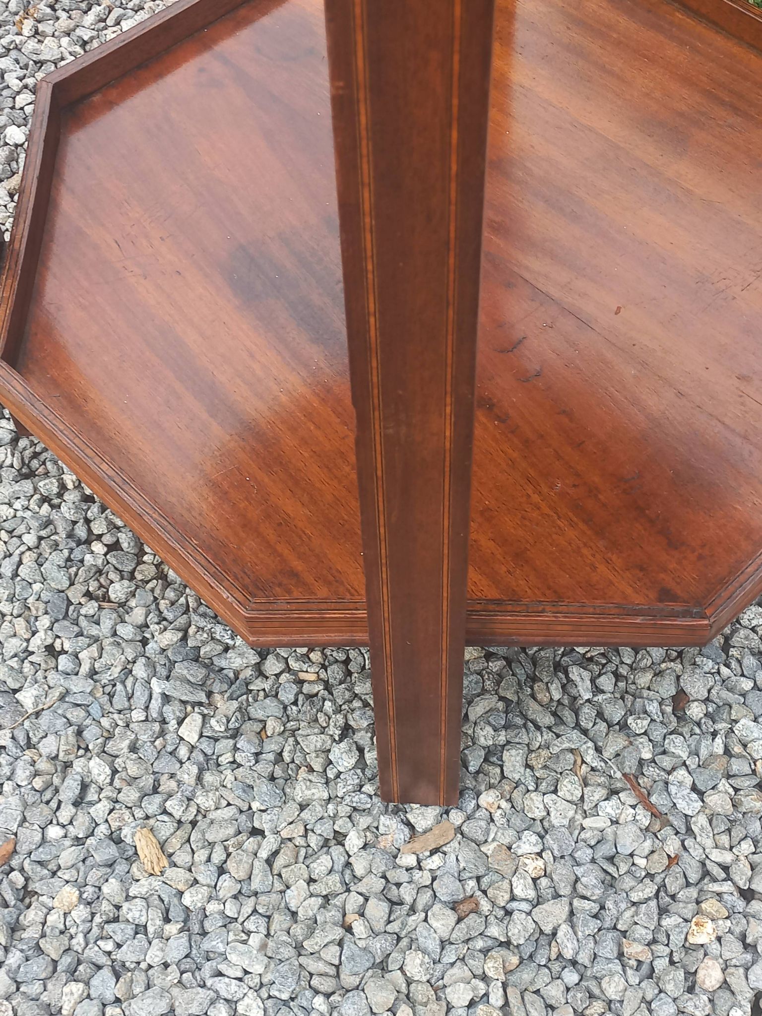 Art Deco folding side table in mahogany with double top marquetry.