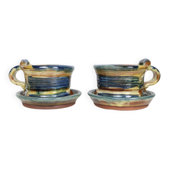 Set de 2 mugs en grès avec sous tasses, poterie artisanale, 1980