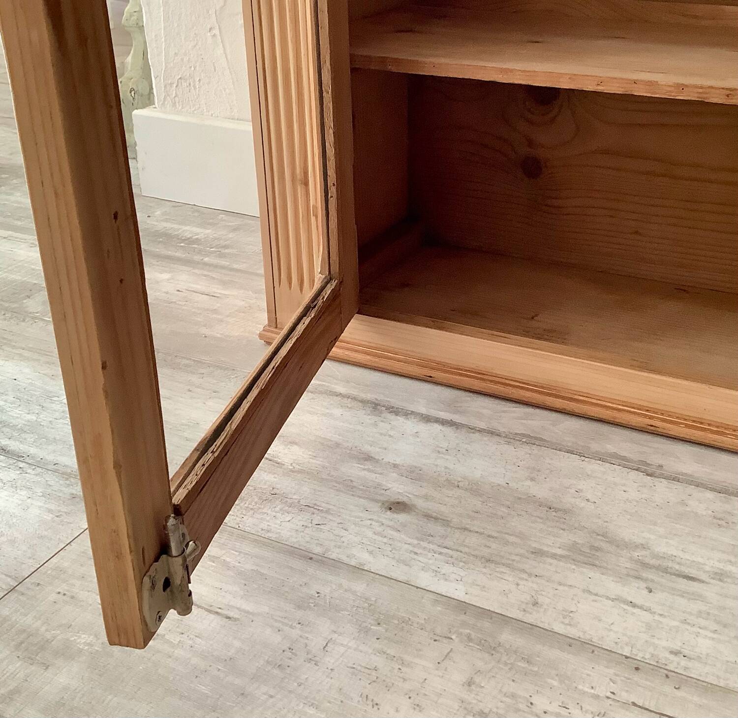 Parisian buffet dresser