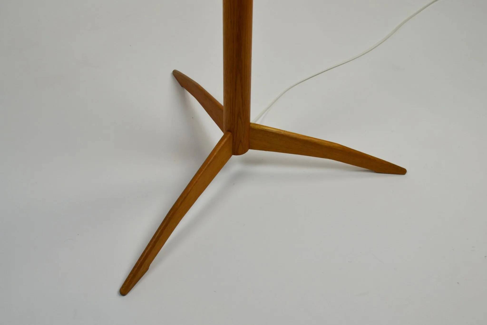 Oak and Brass Floor Lamp Marked “GO 12 WDH”, Sweden, 1950s