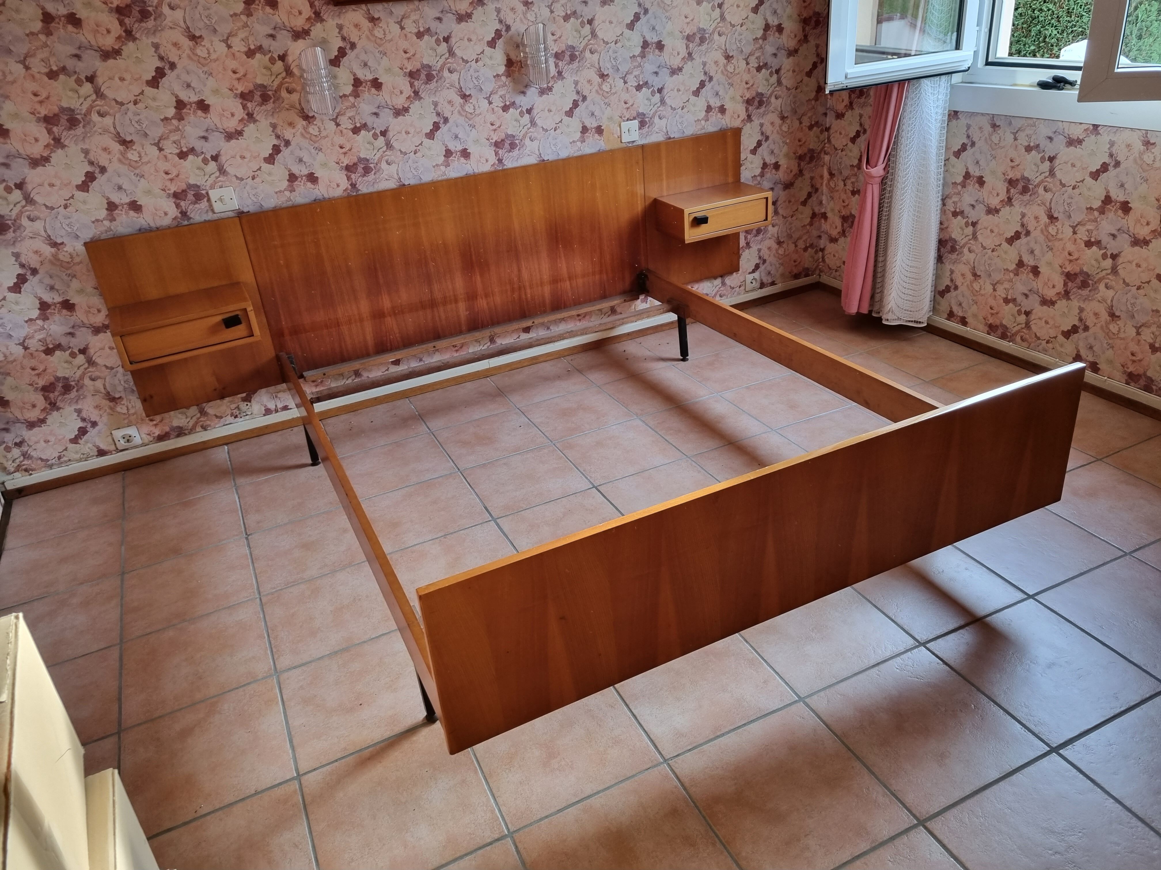 Vintage bed André Simard