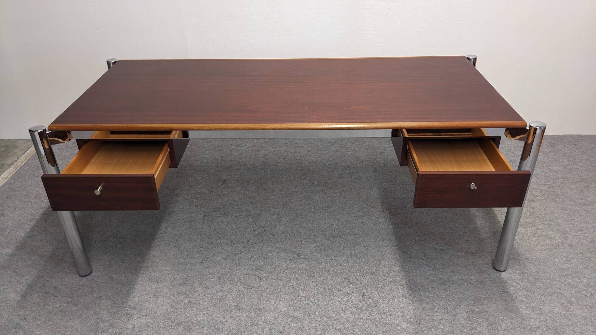 Modernist rosewood pedestal desk, Italy circa 1970