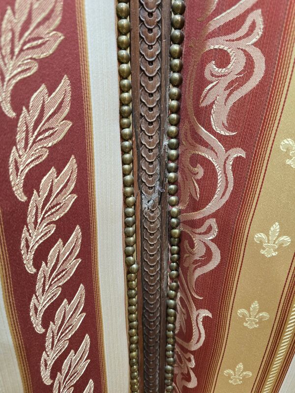 Fauteuil bergère à haut dossier style Louis XVI