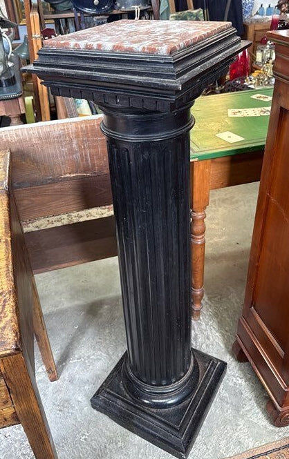 Sellette, colonne en bois noir et marbre