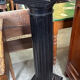 Sellette, colonne en bois noir et marbre