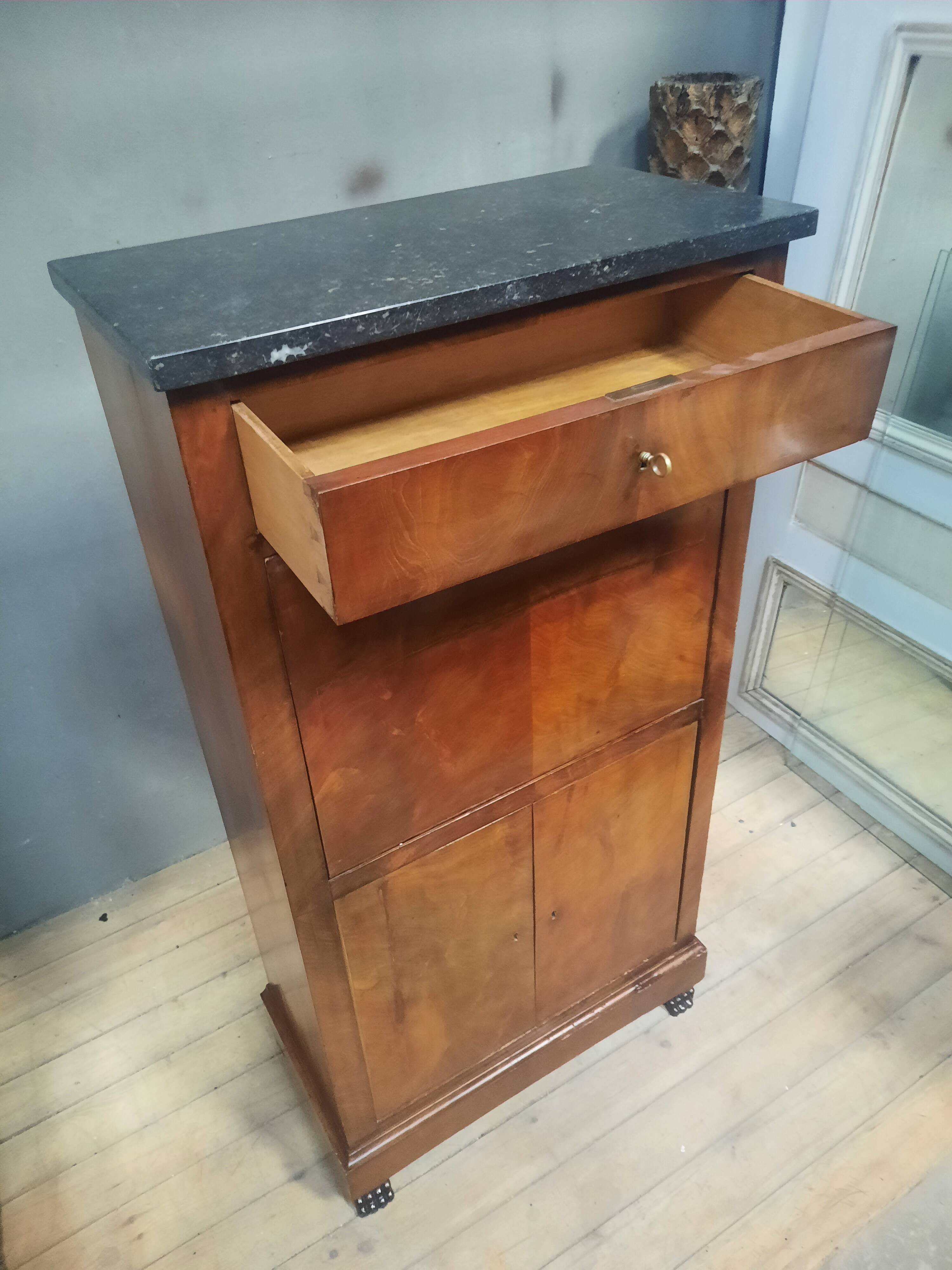 Restoration period lady's secretary