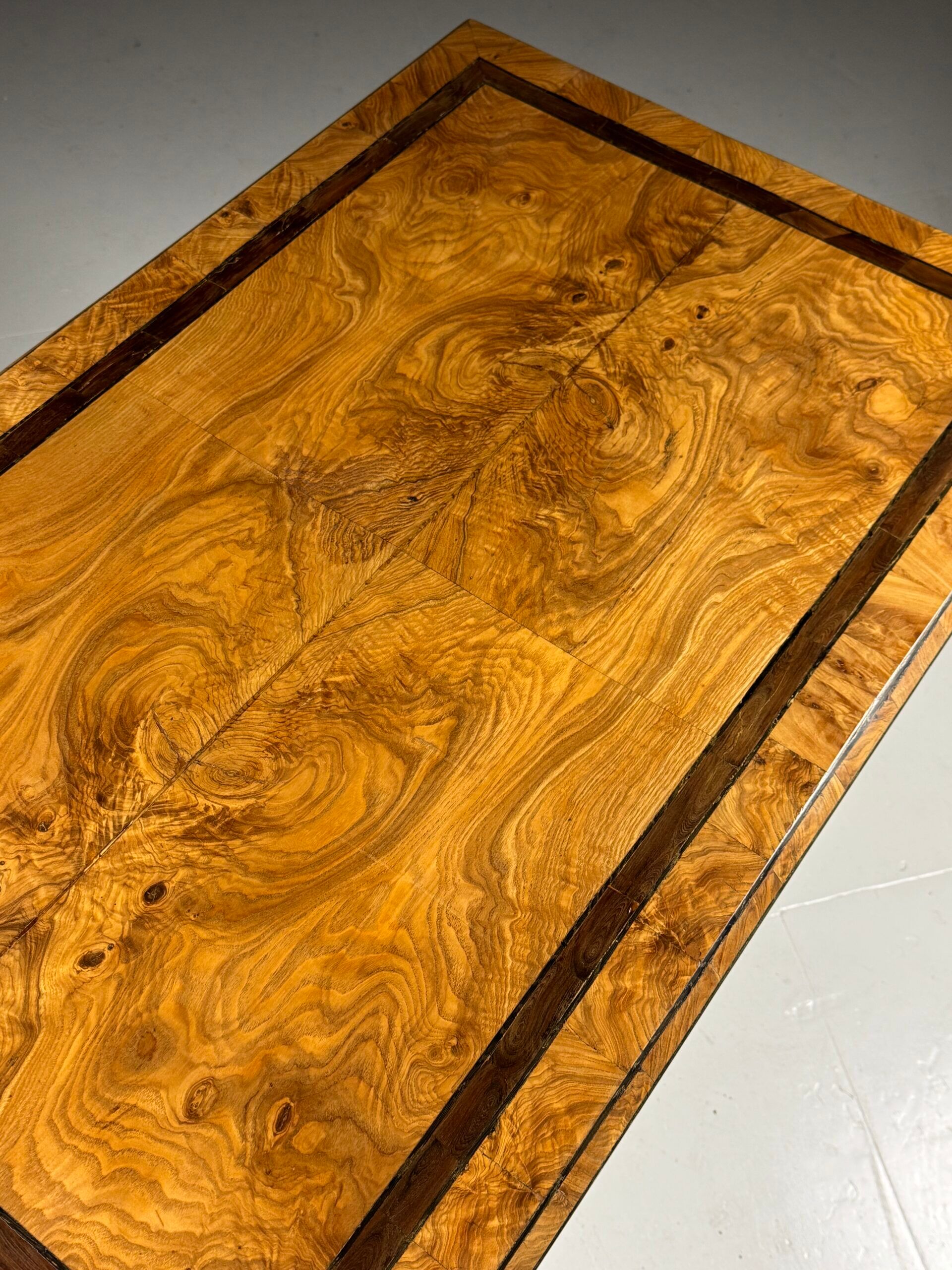 Bureau Biedermeier, table de centre