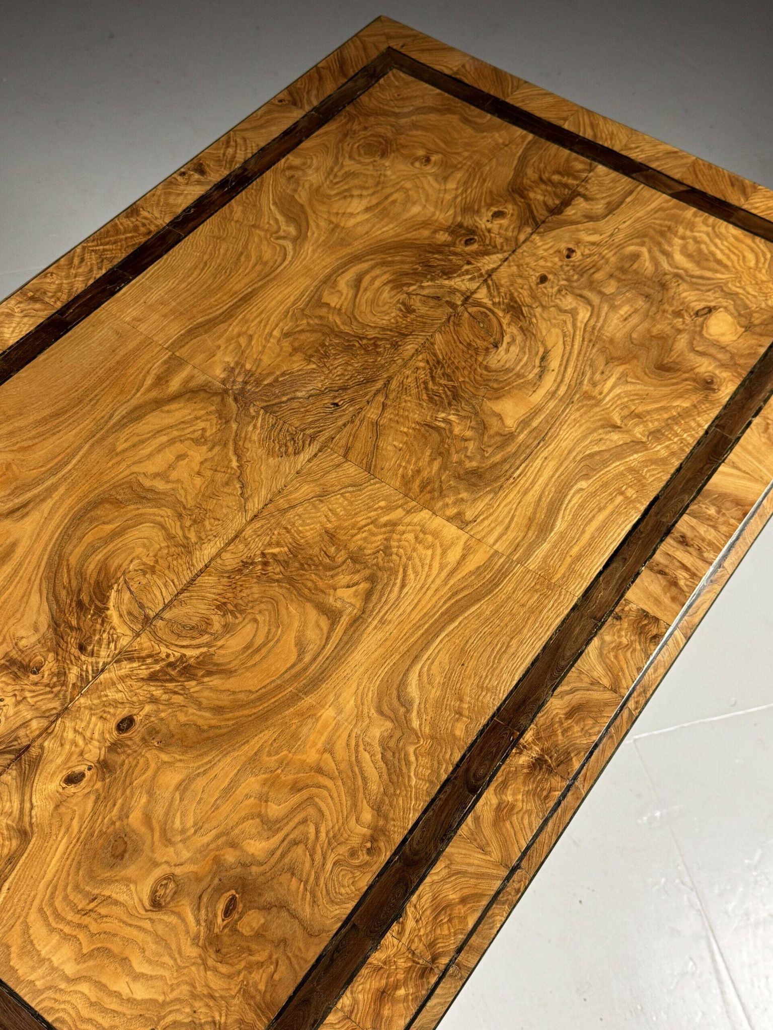 Bureau Biedermeier, table de centre