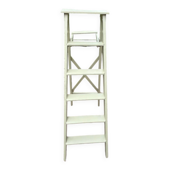 Wooden painter's stepladder