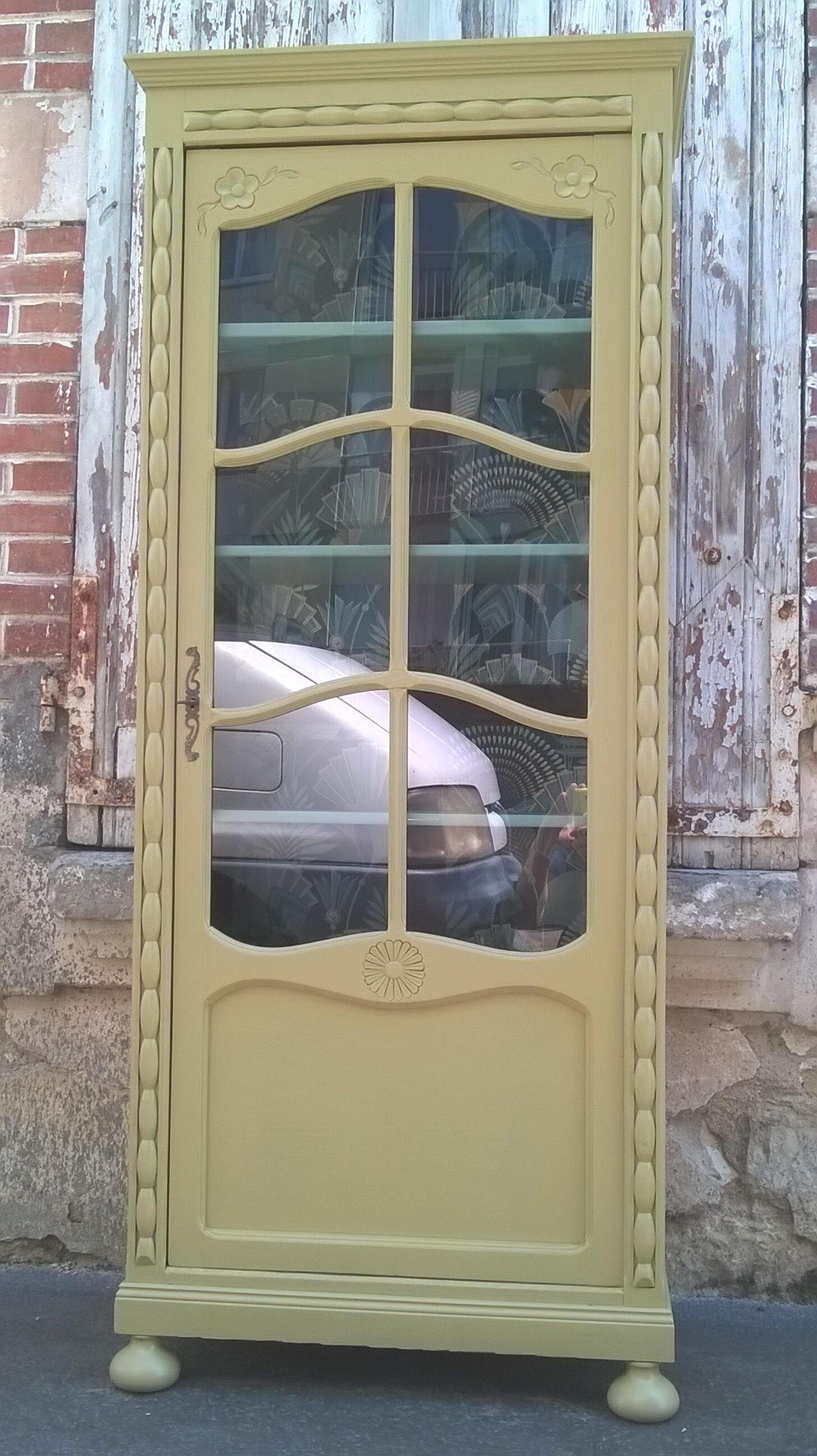 Parisian showcase cabinet 1930