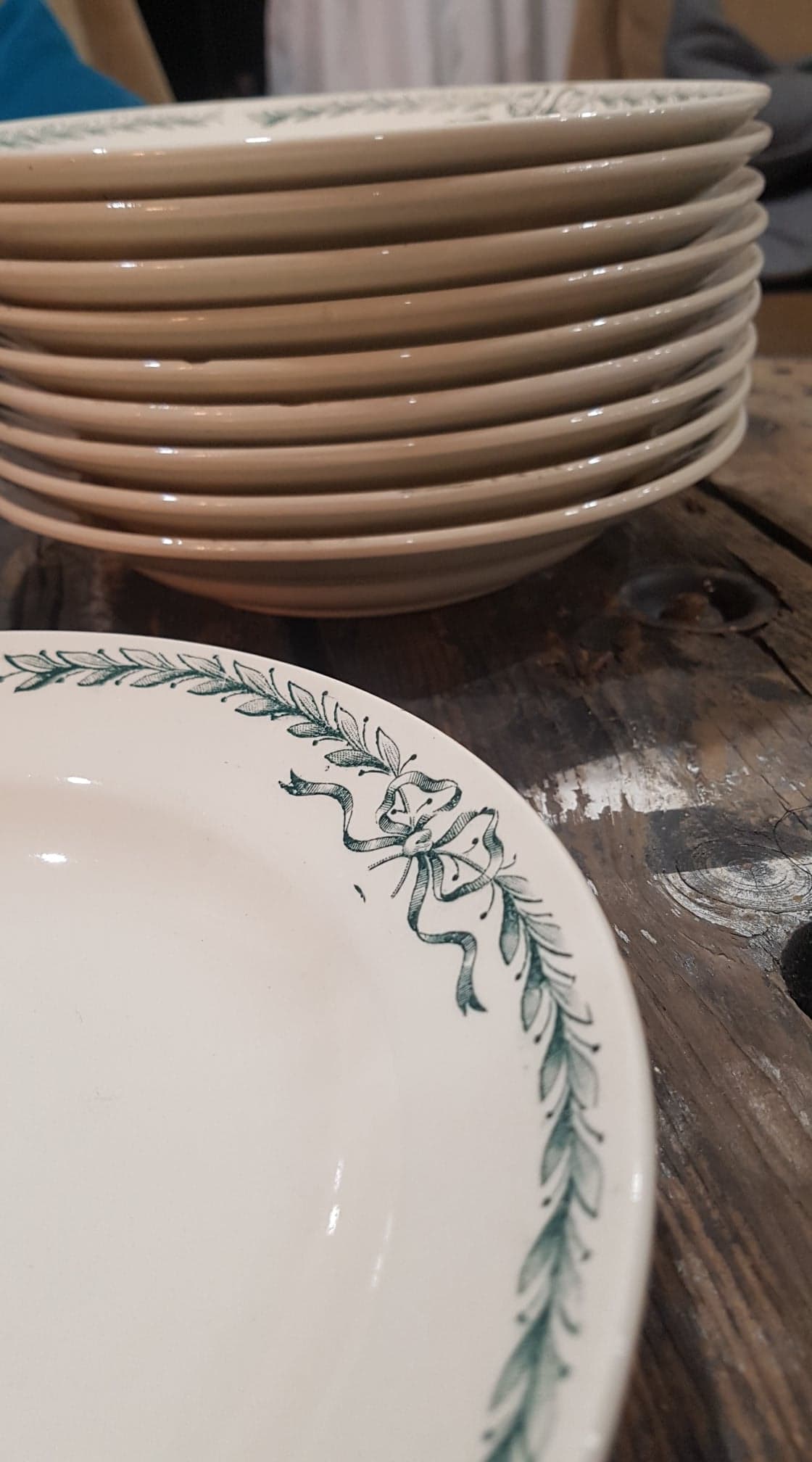 Lot of 8 plates in Terre de Fer Longchamp model Belleville