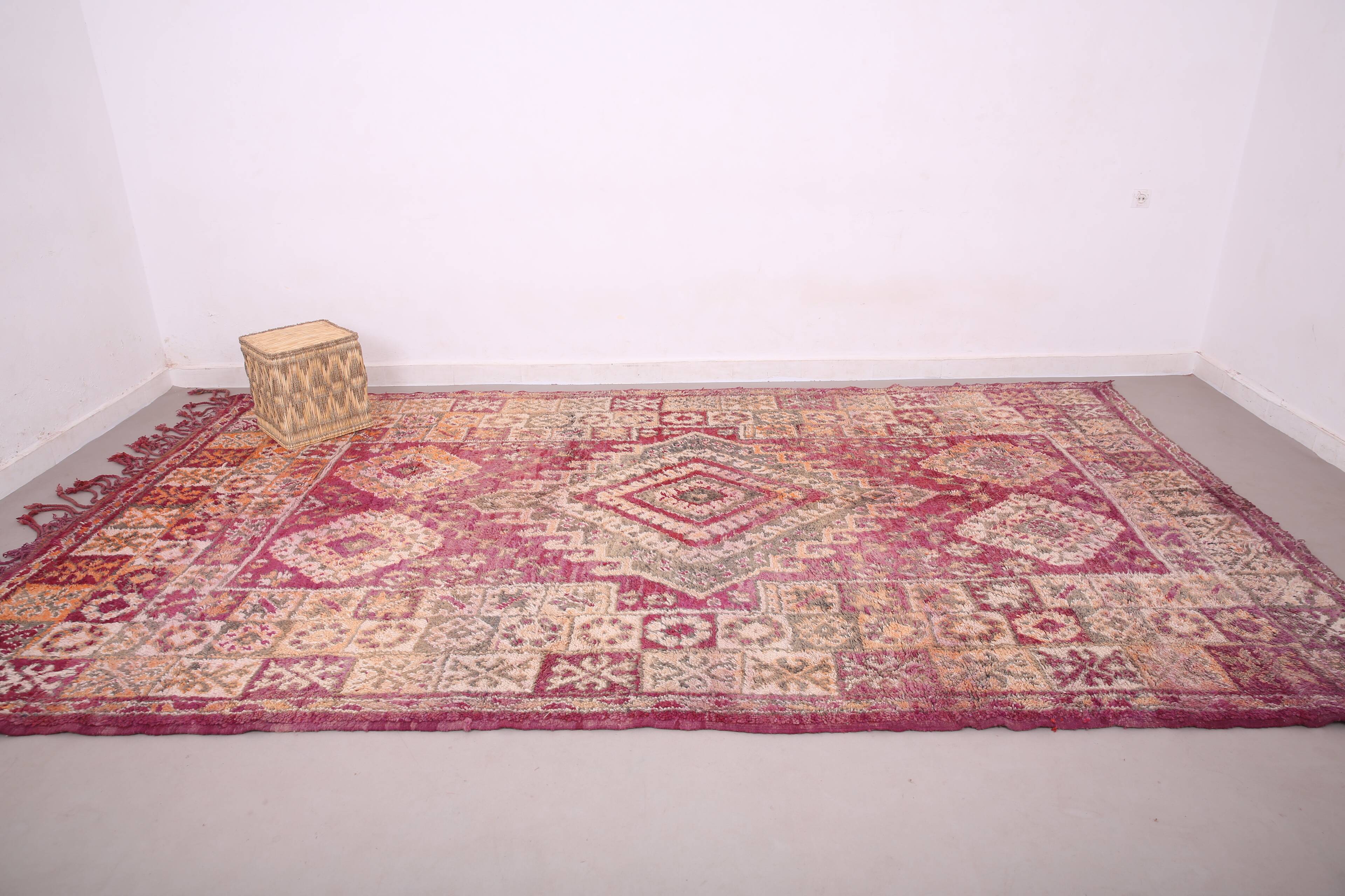 Tapis marocain vintage violet 230 x 402 cm - Tapis en laine berbère ancien fait à la main