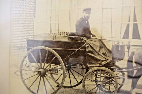 Photo ancienne livreur de bière, art populaire Belgique