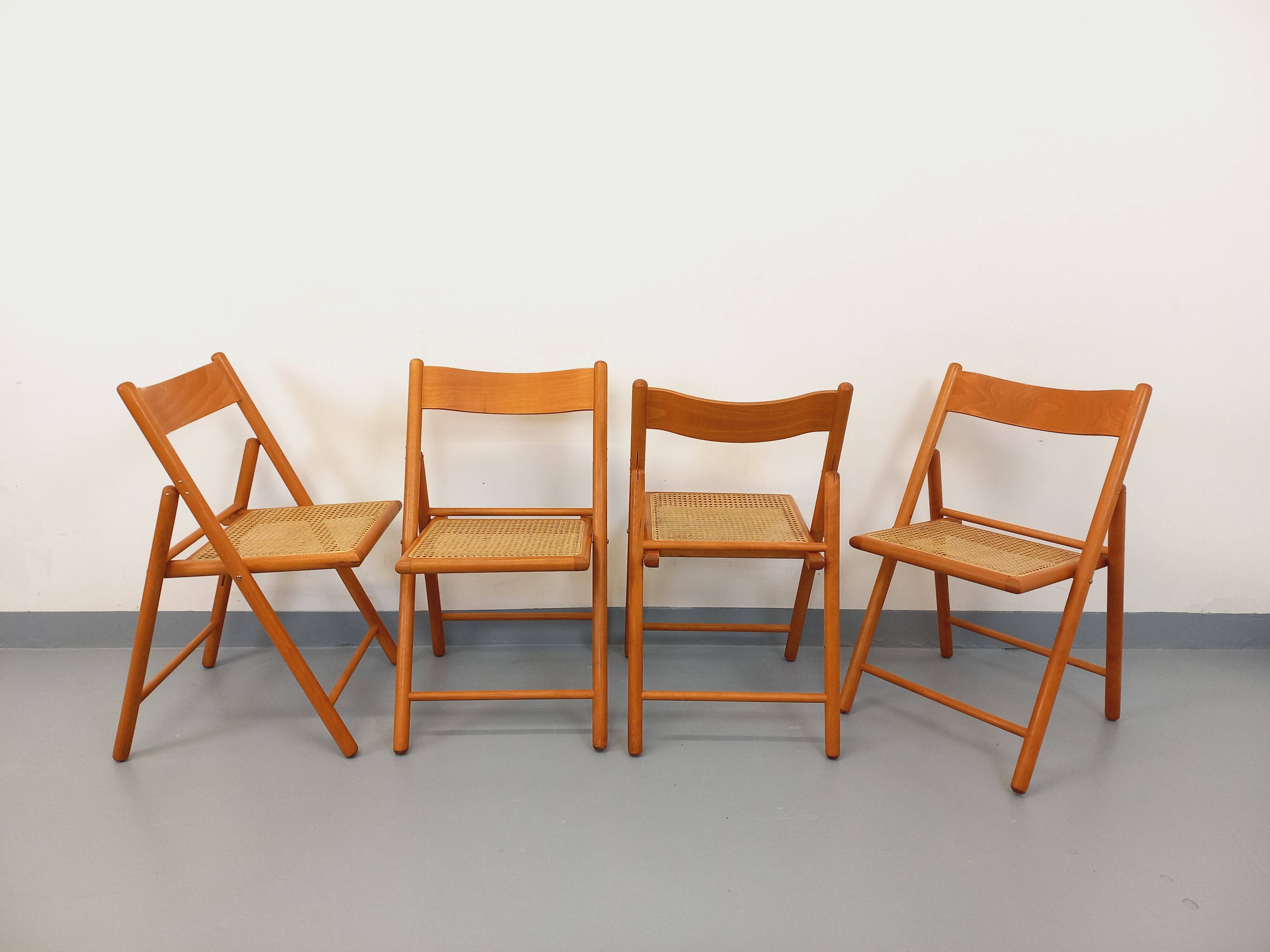 Set of 4 vintage folding chairs from Habitat made of beech wood and caning.