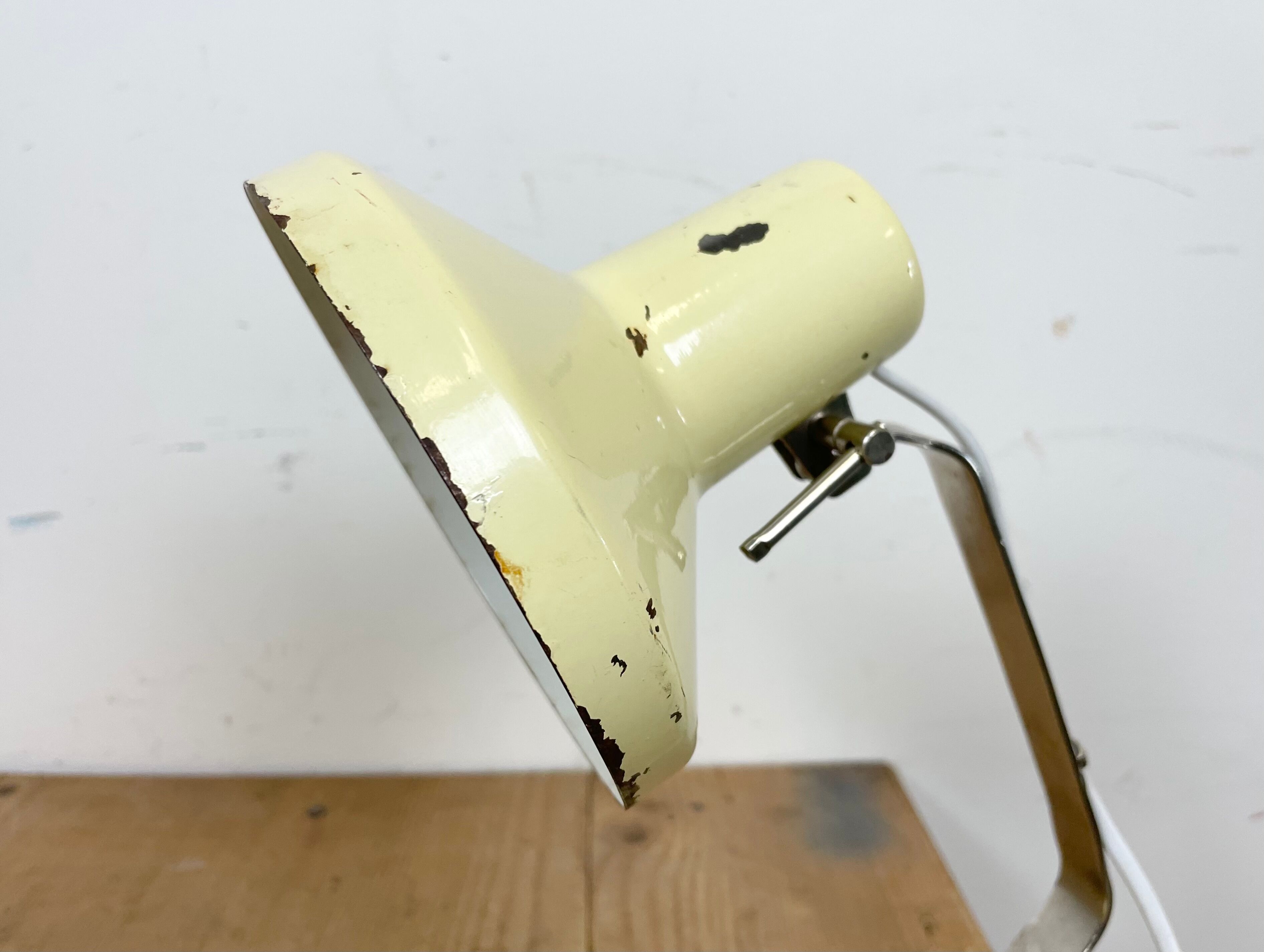 Beige industrial table lamp from Metal Mot, 1960s