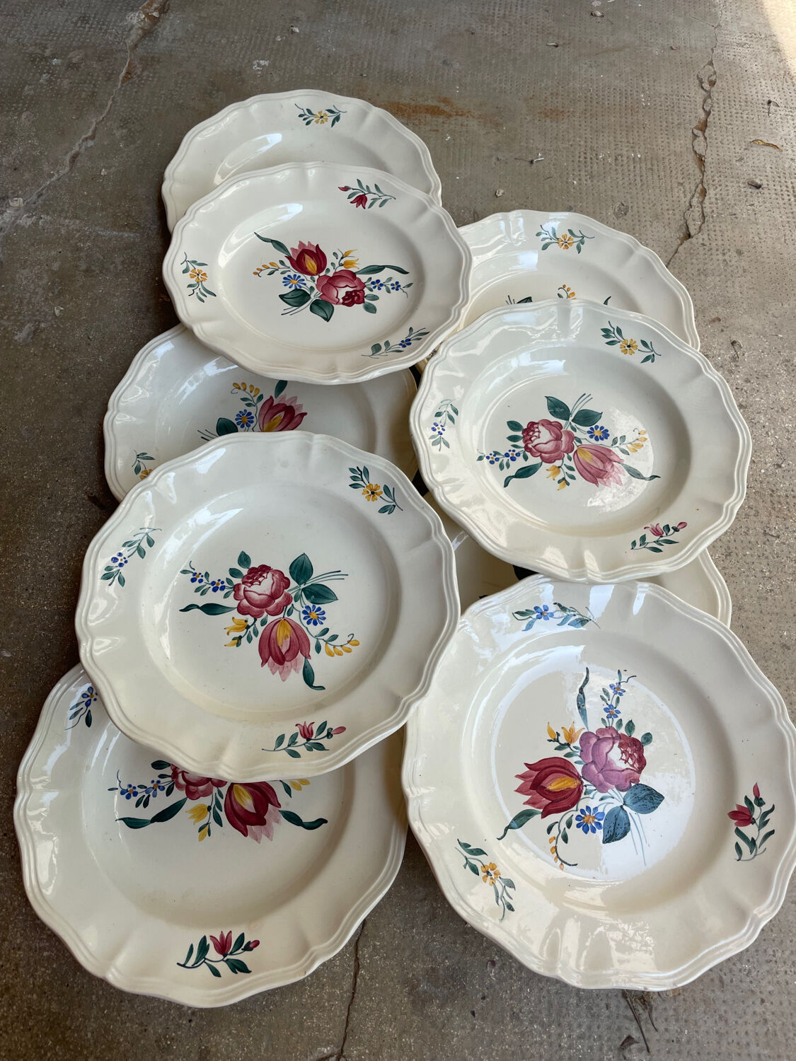 9 plates Sarreguemines