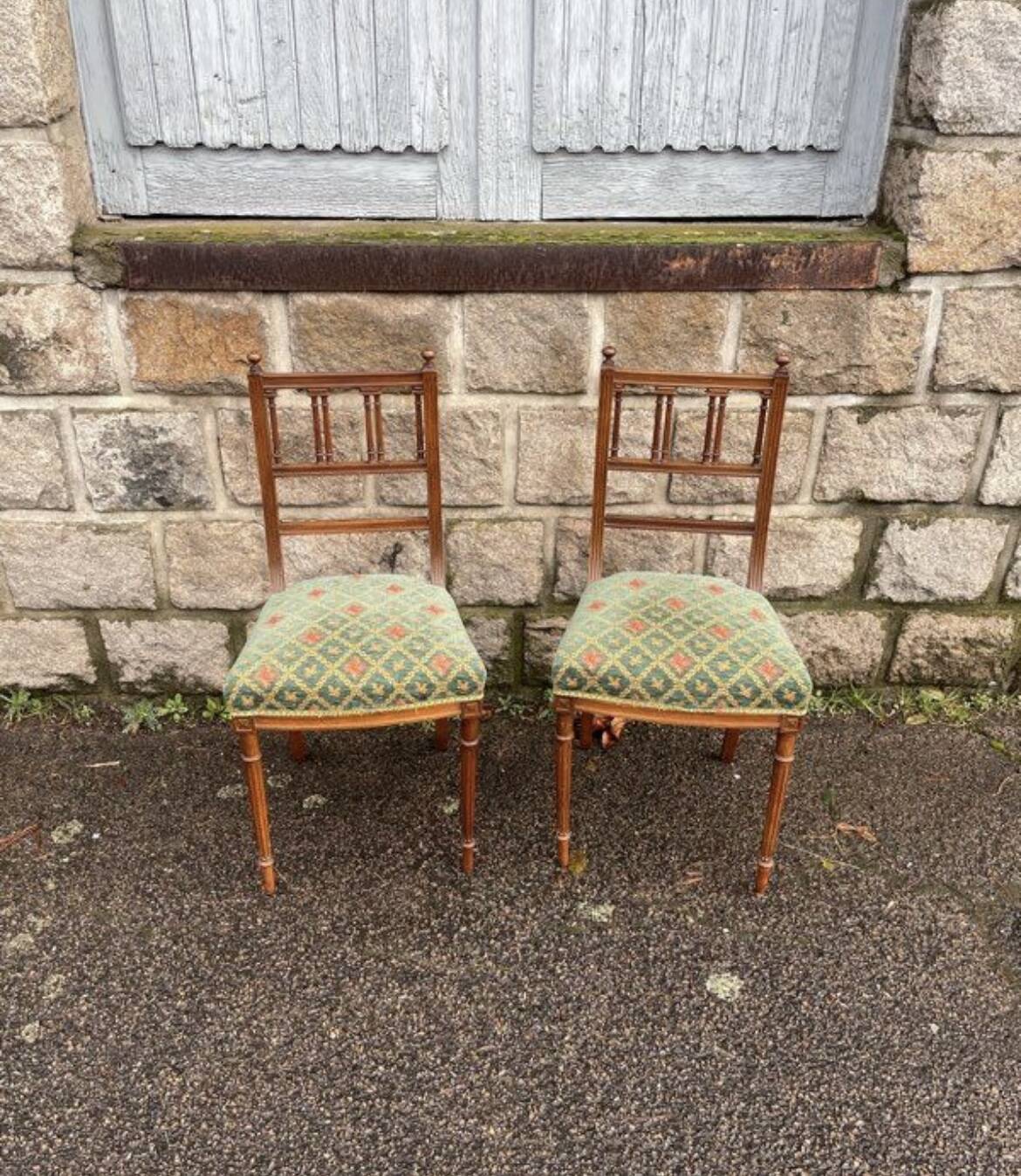 2 Napoleon III chairs upholstered in tapestry