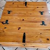 Large wooden chest coffee table in pine * Good condition