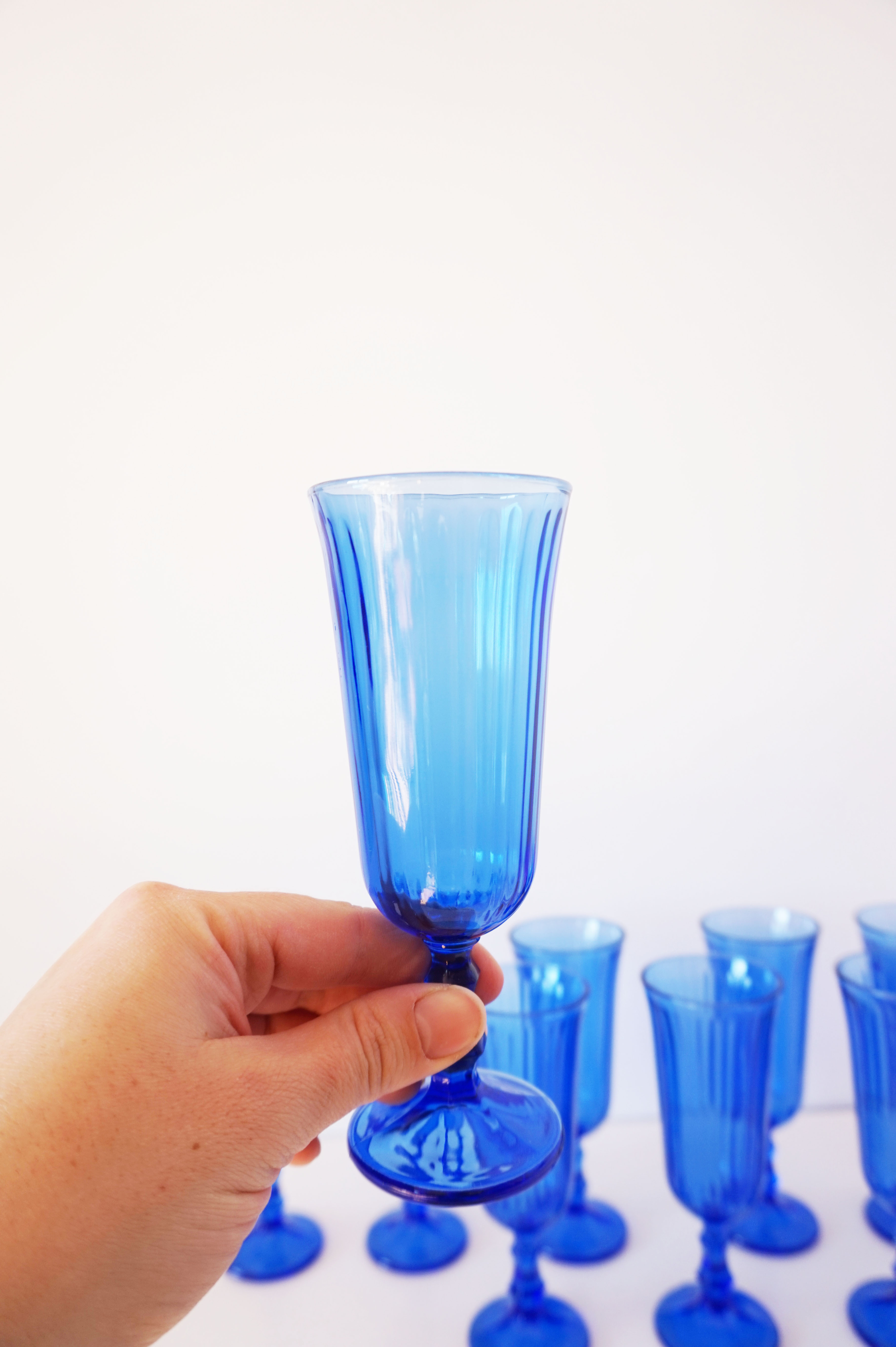 Set of 9 blue champagne flutes