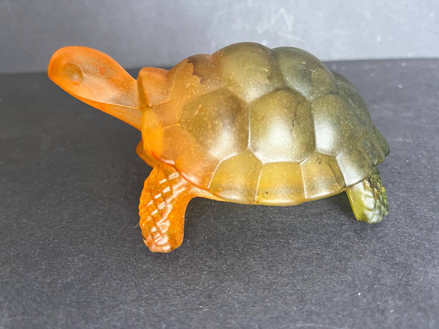 Zoomorphic glass paperweight