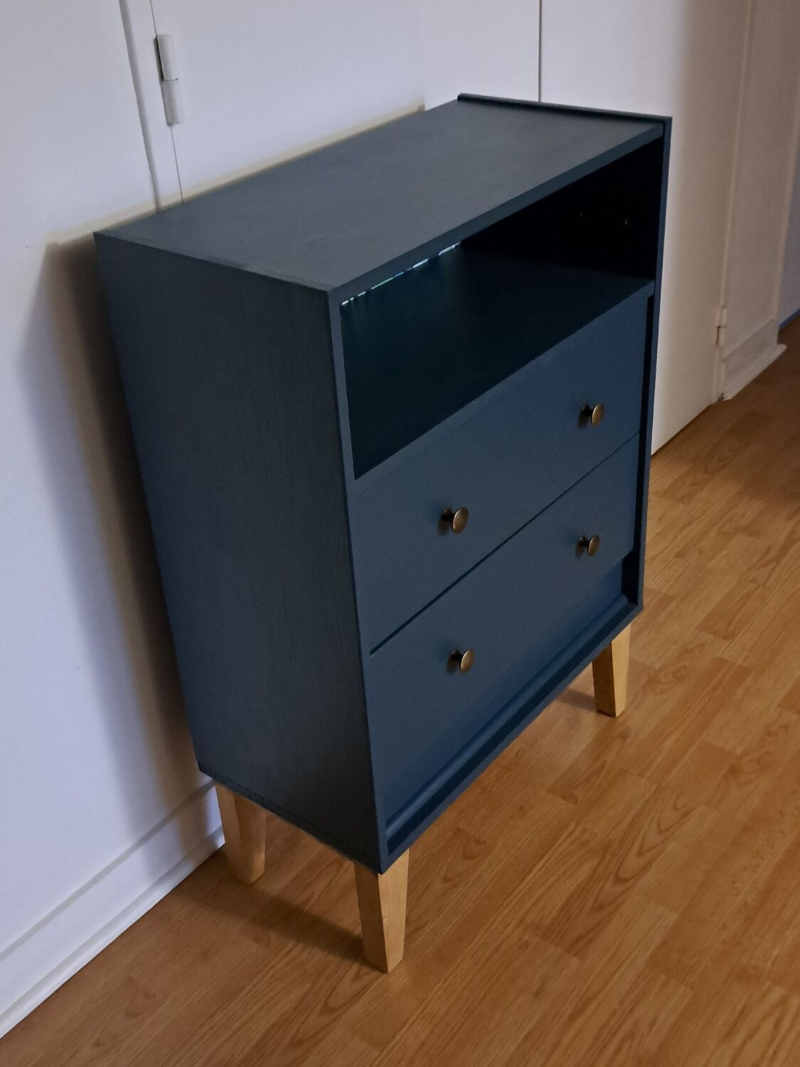 Commode niche bleu ganne