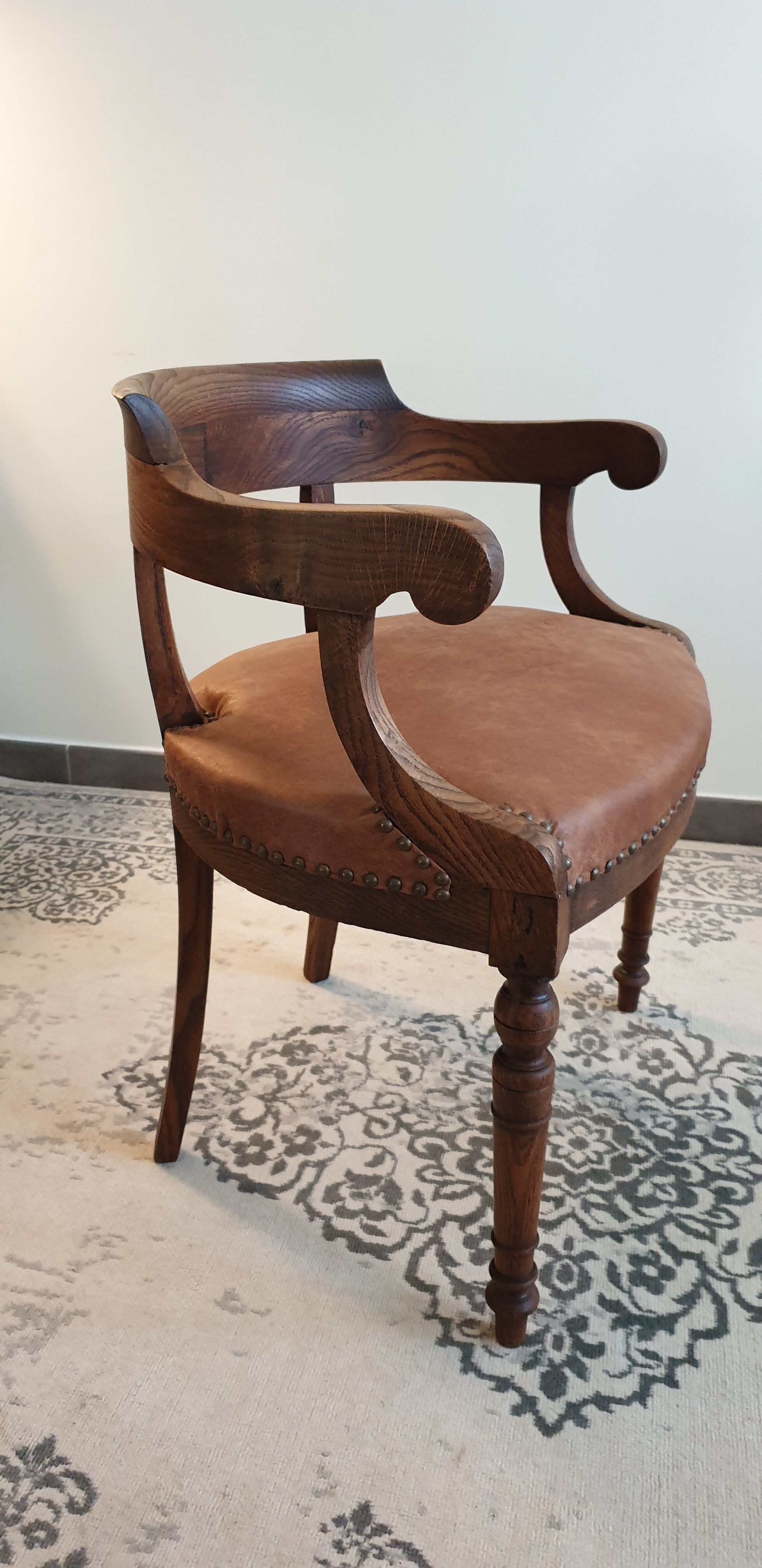 Renovated notary chair
