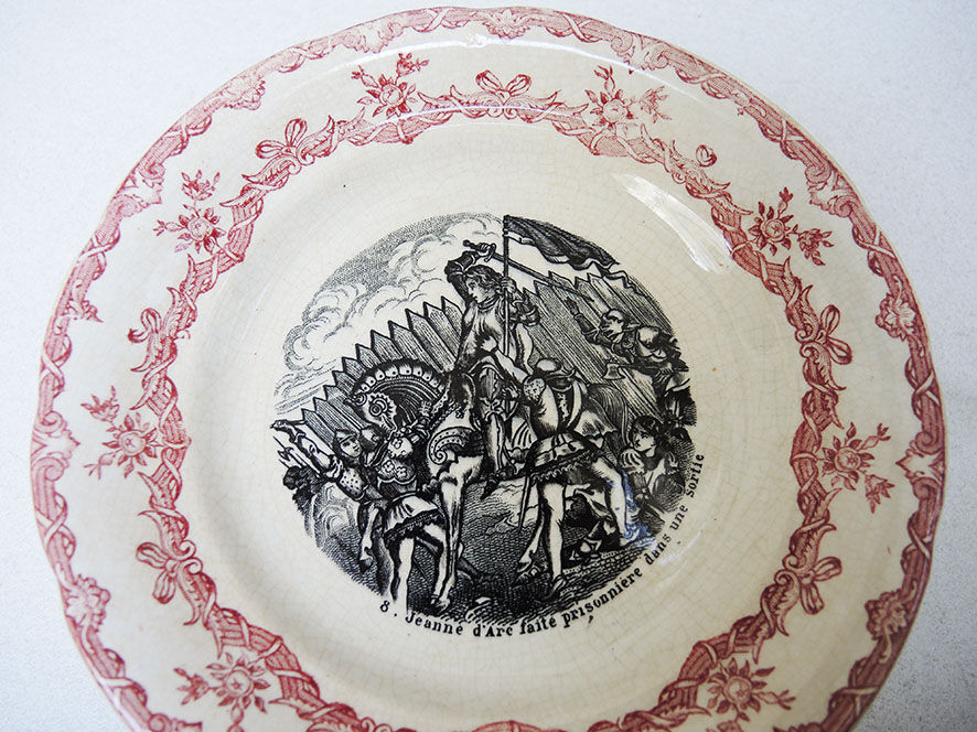 11 old plates hb choisy le roi in earthenware: joan of arc