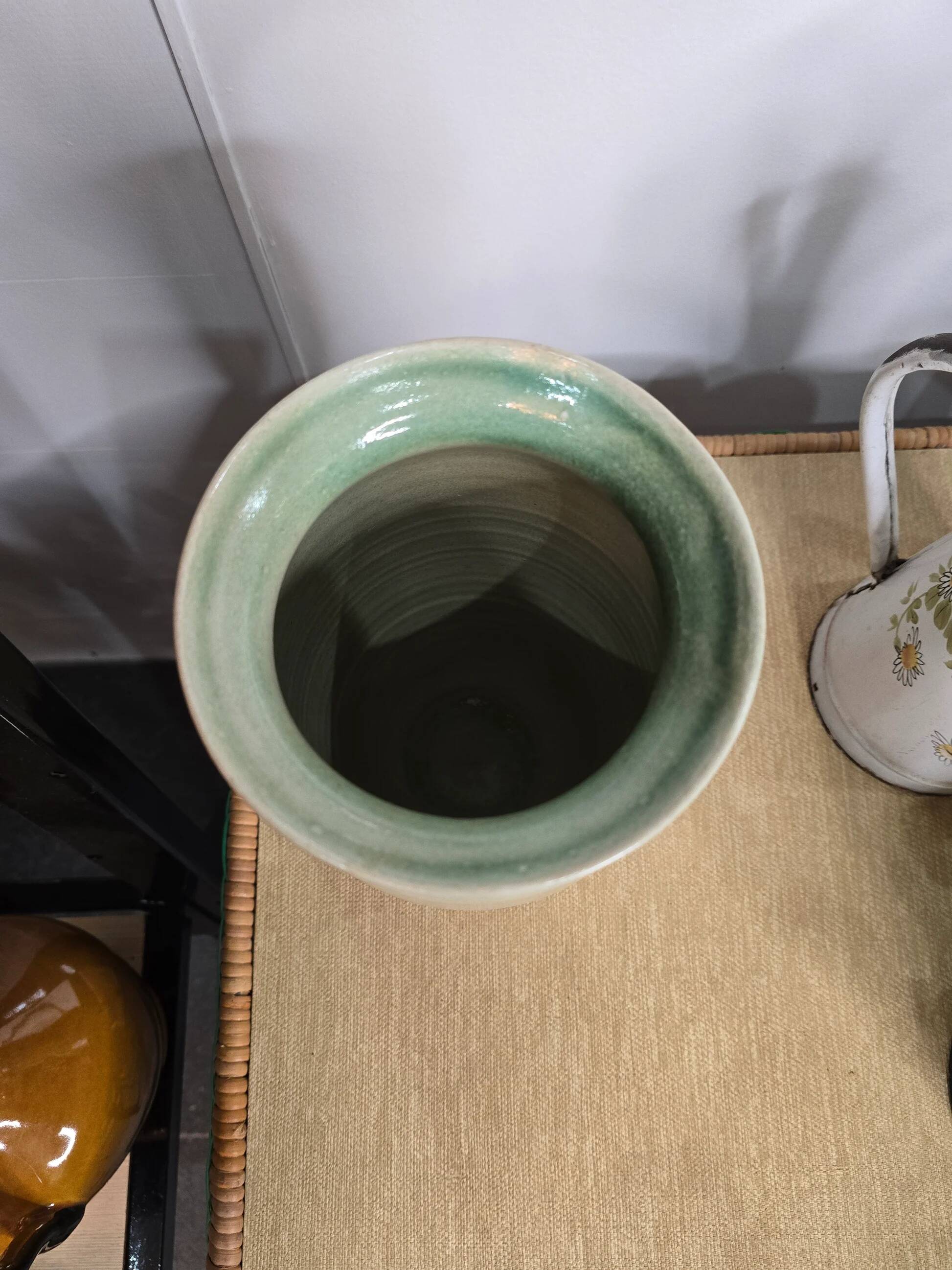 Vase en grès émaillé vert céladon, années 1960-1970