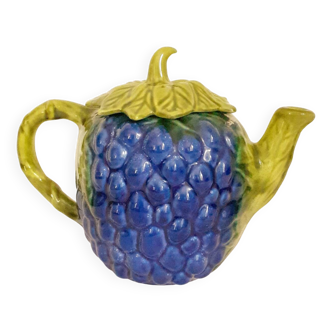Vintage slip teapot
